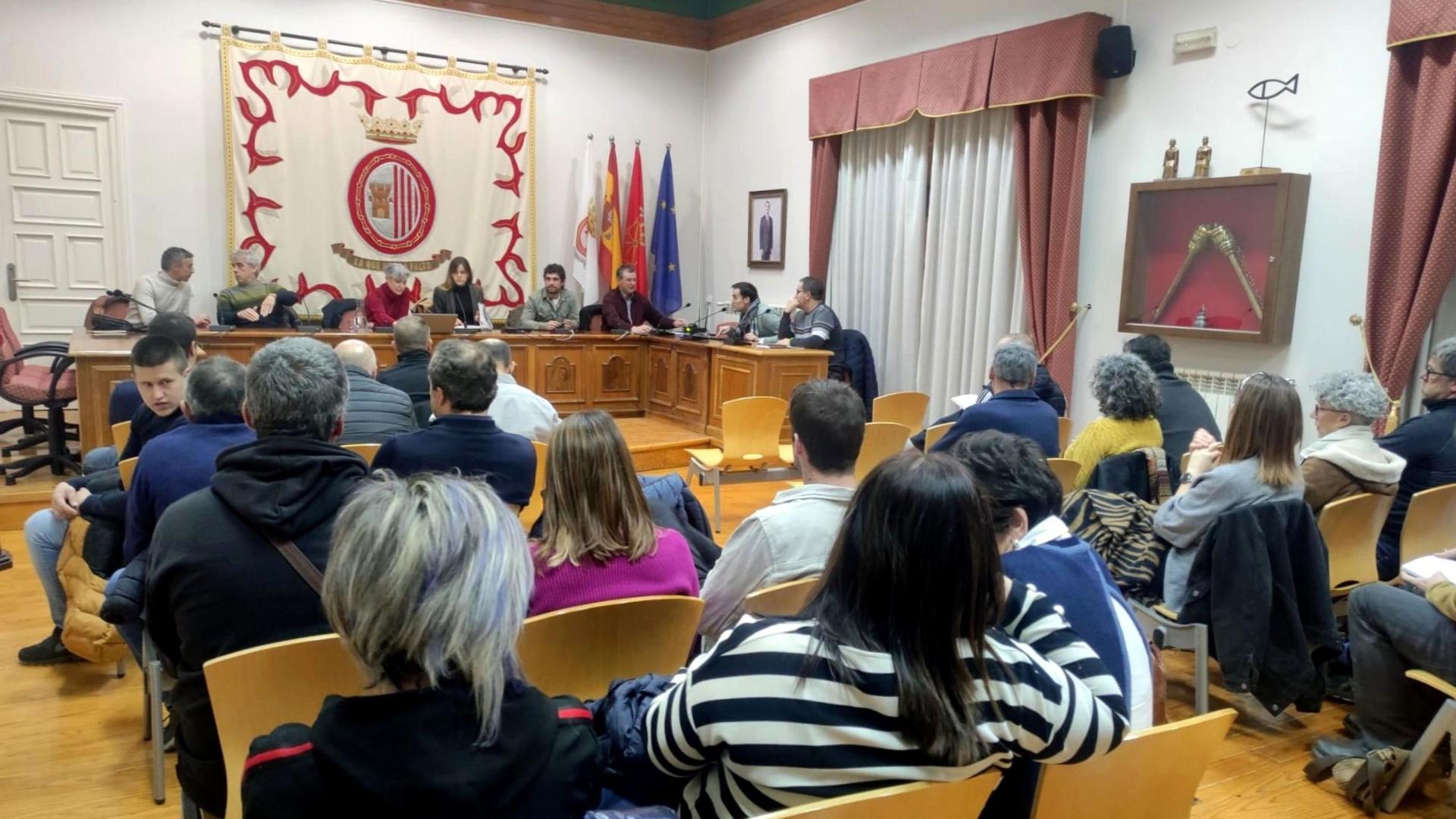 El salón de plenos sangüesino acogió la asamblea de la Mancomunidad de la Comarca de Sangüesa