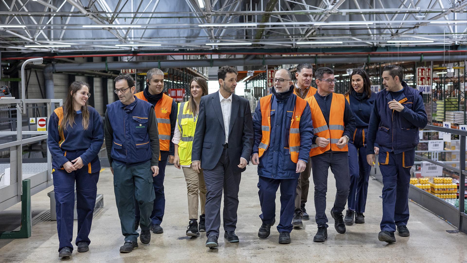 Trabajadores del bloque logístico de Mercadona en Ribarroja (Valencia)