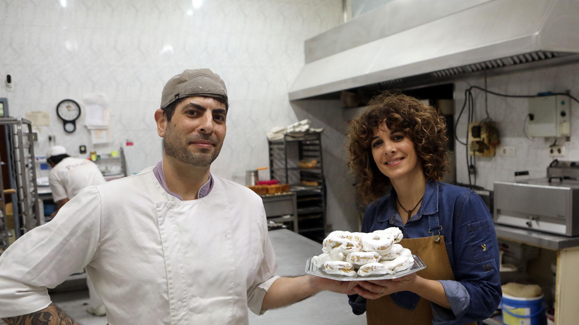 Los hermanos Miguel y Arantza Arpón Melero llevan la pastelería Miravalles, en la Txantrea
