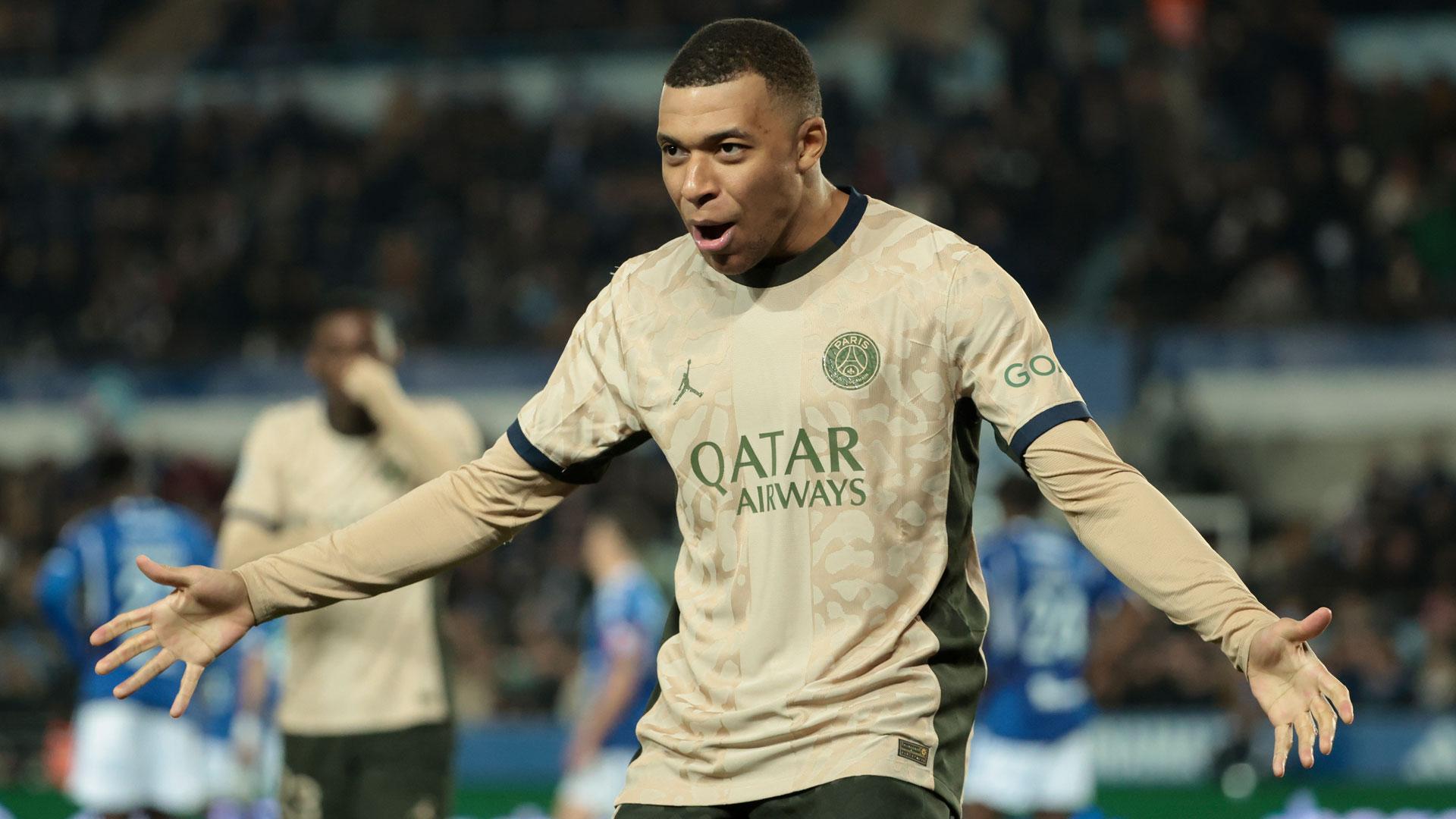 Kylian Mbappe celebra un gol con el PSG