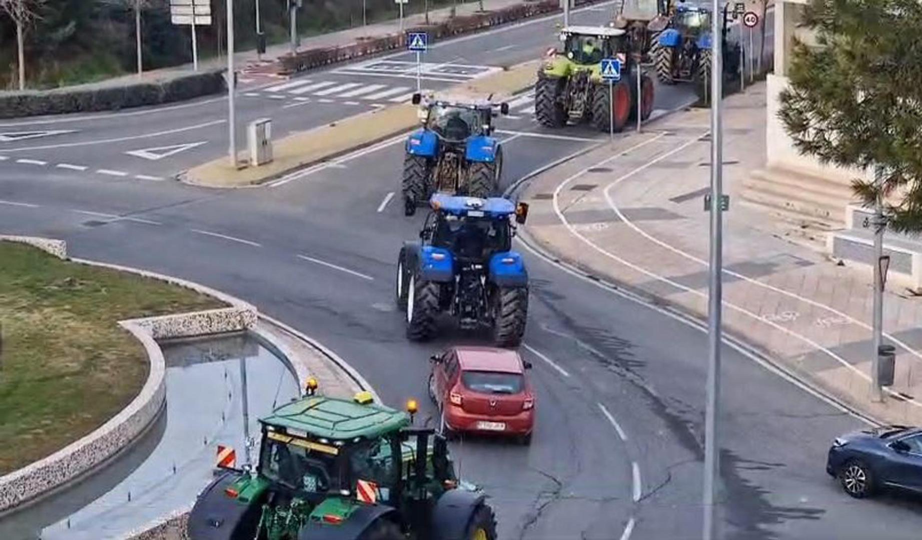 Vídeo de los tractores circulando por Tudela