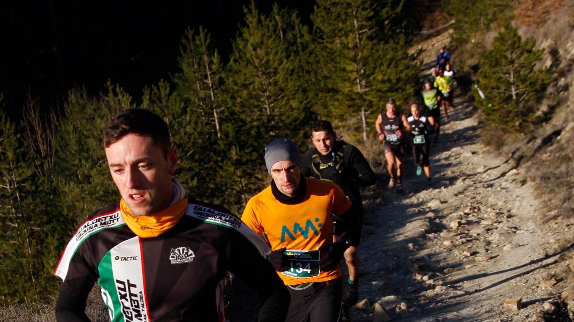 Un grupo de participantes, en una de las cuestas de la pasada edición