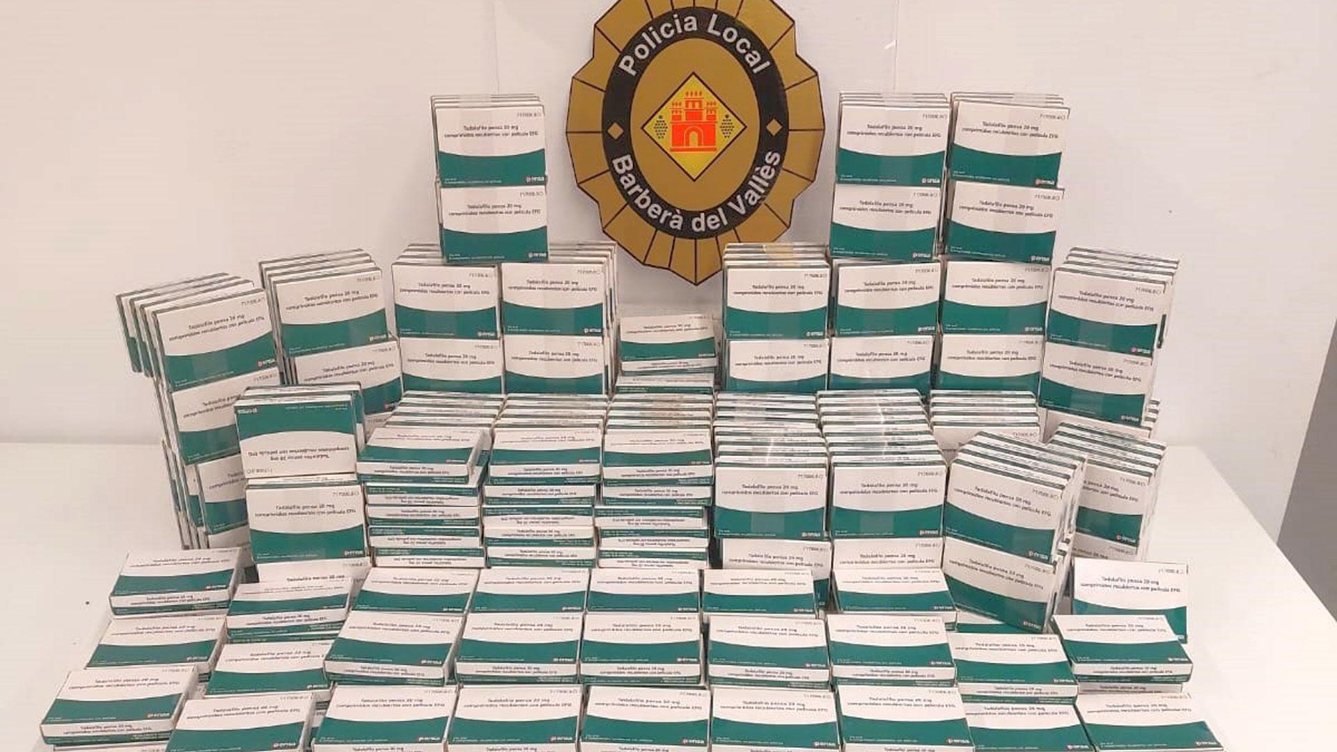 Cajas de pastillas de viagra incautadas en Barberà del Vallès