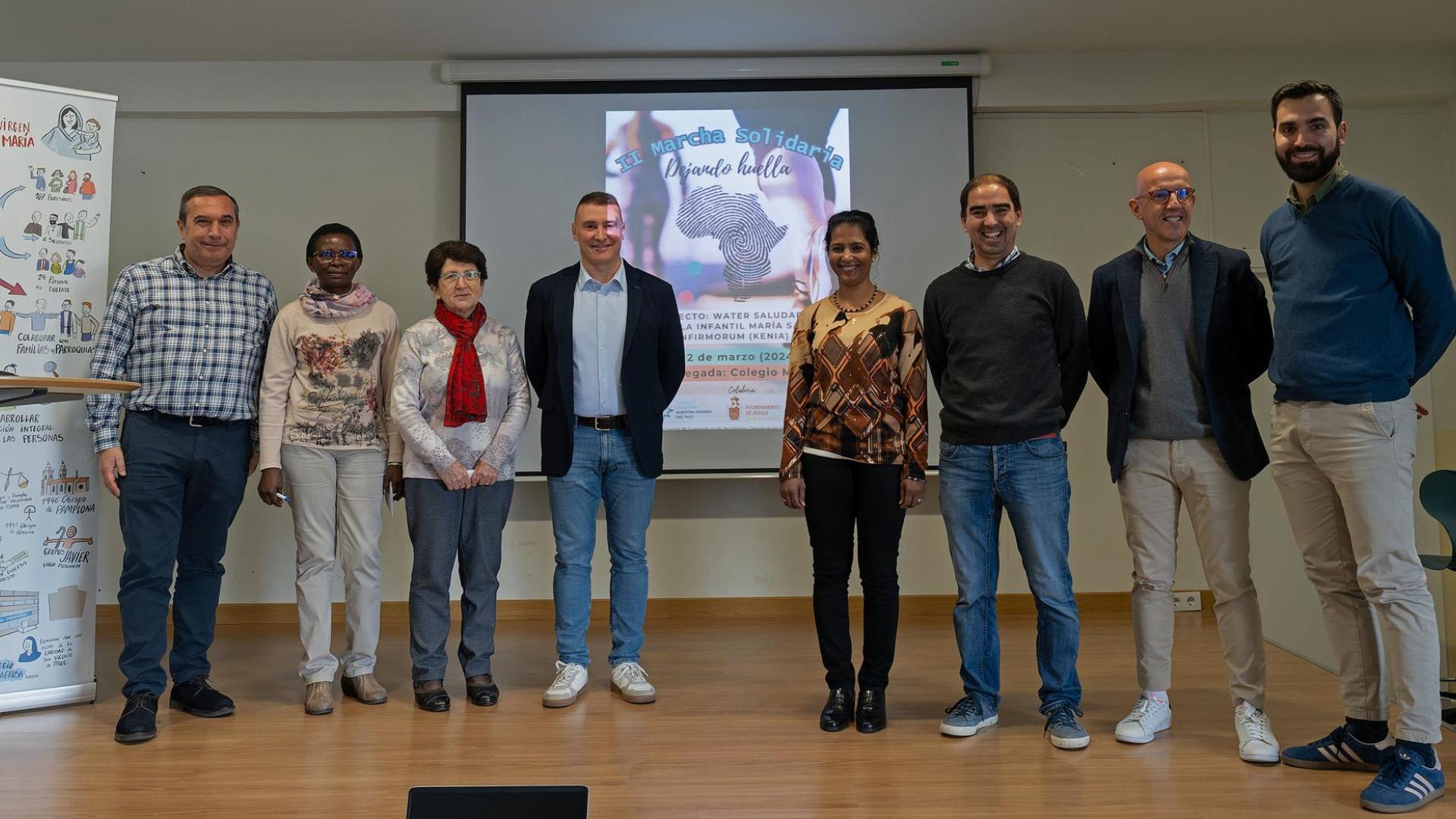 Representantes de los colegios Mater Dei y el Puy, del Ayuntamiento de Ayegui y de las hermanas María Salus Infirmorum en la presentación de la marcha solidaria