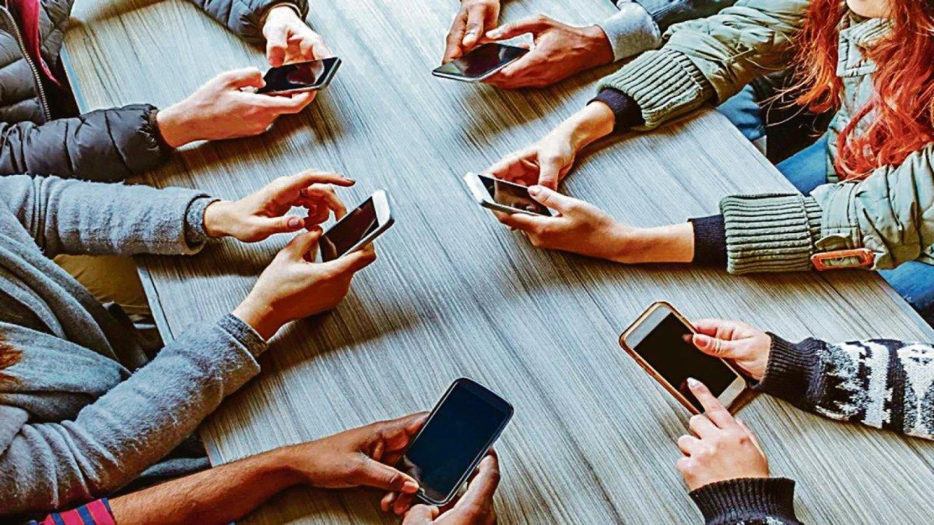 Civican acoge un taller y una charla sobre niños y adolescentes digitales.
