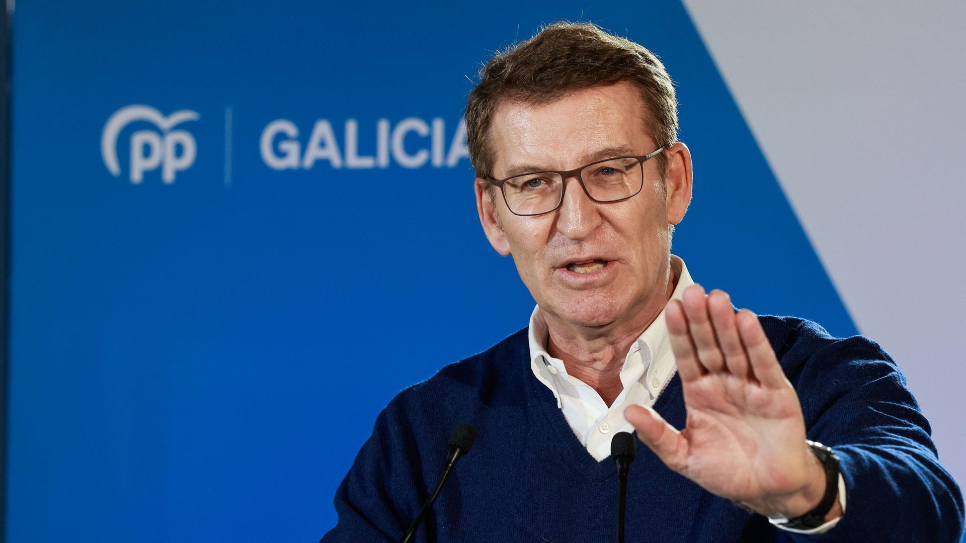 El líder del PP, Alberto Núñez Feijóo interviene en una comida electoral este martes en Oroso (A Coruña)