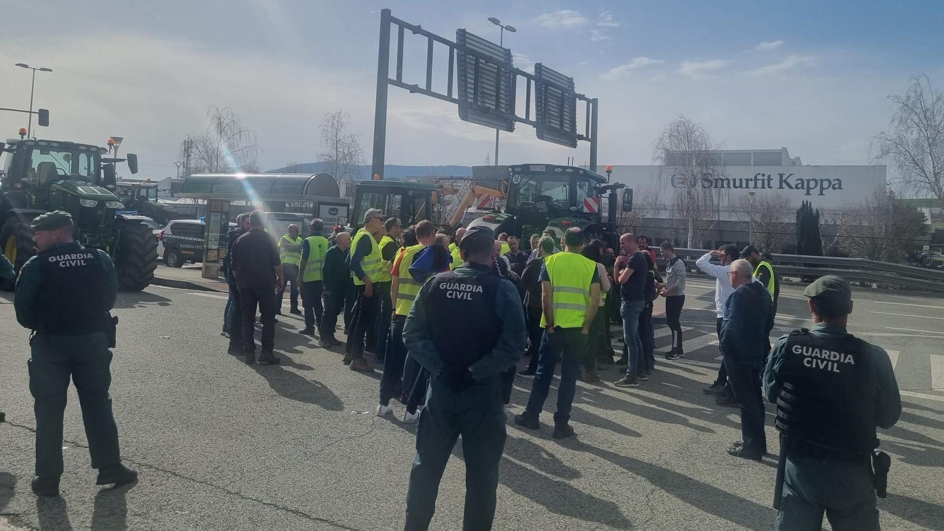 Agricultores, a las puertas de Diario de Navarra
