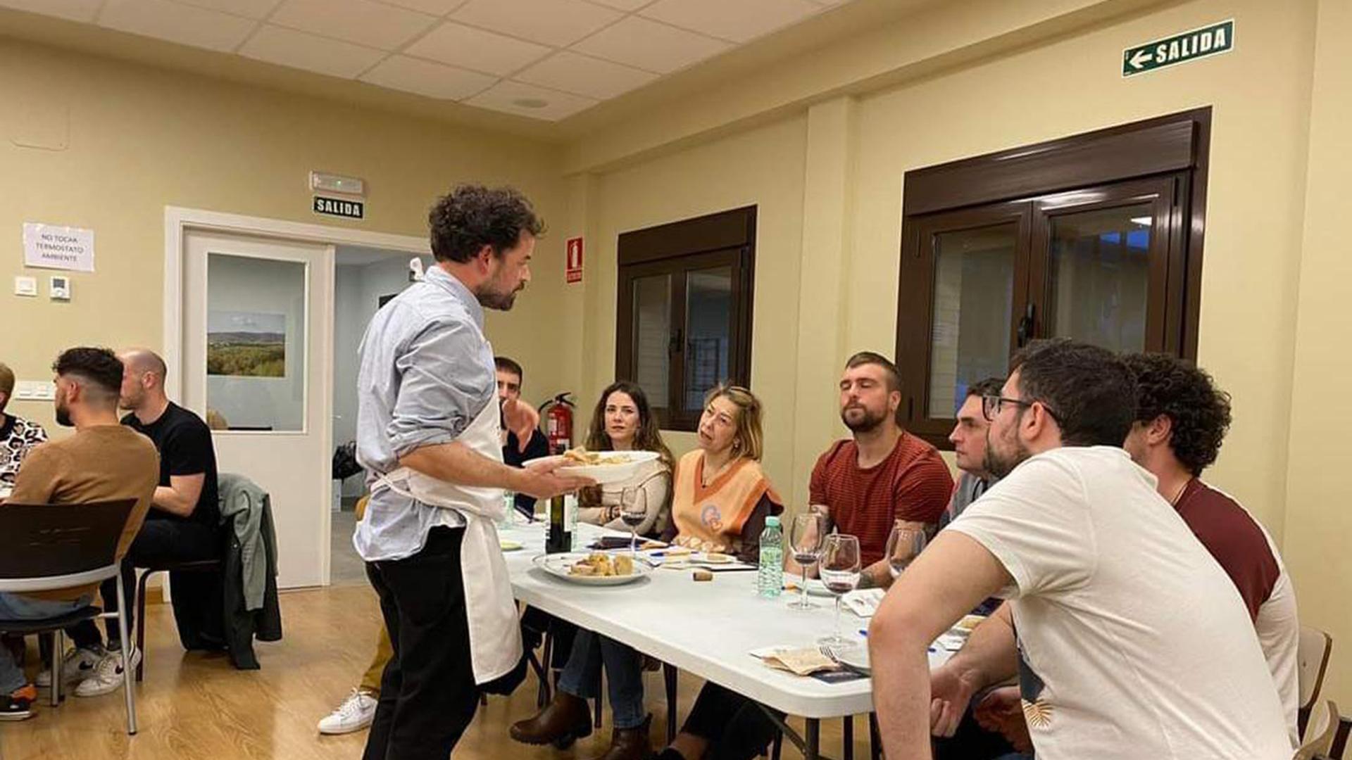 Un momento de la cata celebrada en Santacara la semana pasada