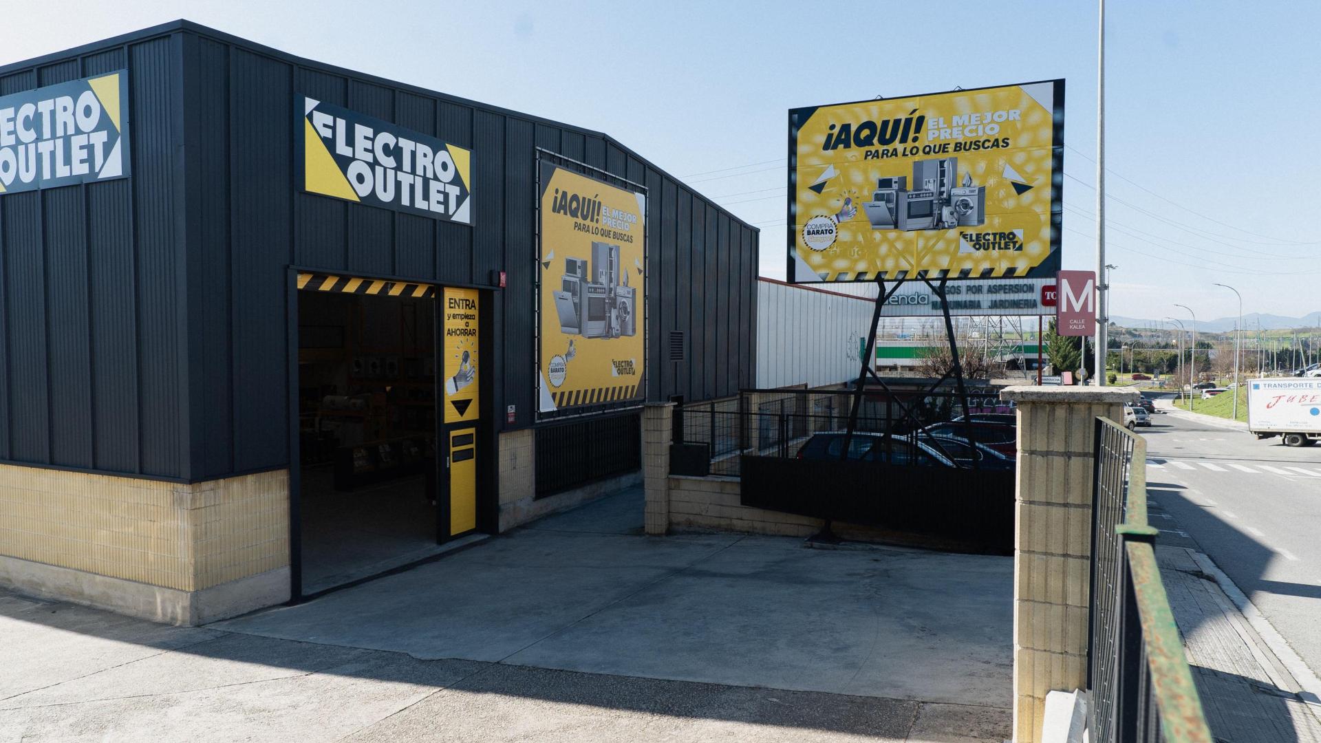 Electro Outlet ocupa una nave de 450 metros cuadrados en Mutilva