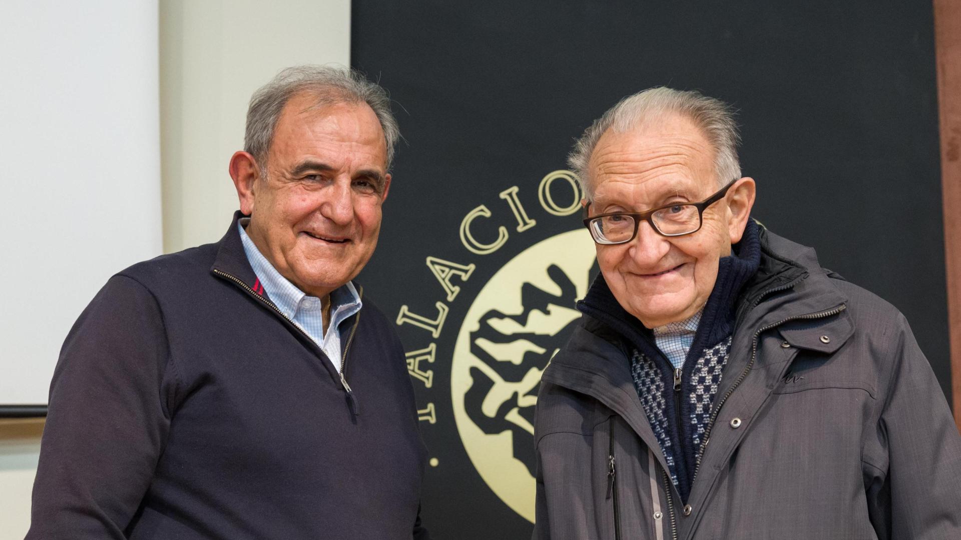 Agustín Albo Gómez -a la izquierda-, junto a su predecesor en el cargo, Luis Eduardo Gil Munilla