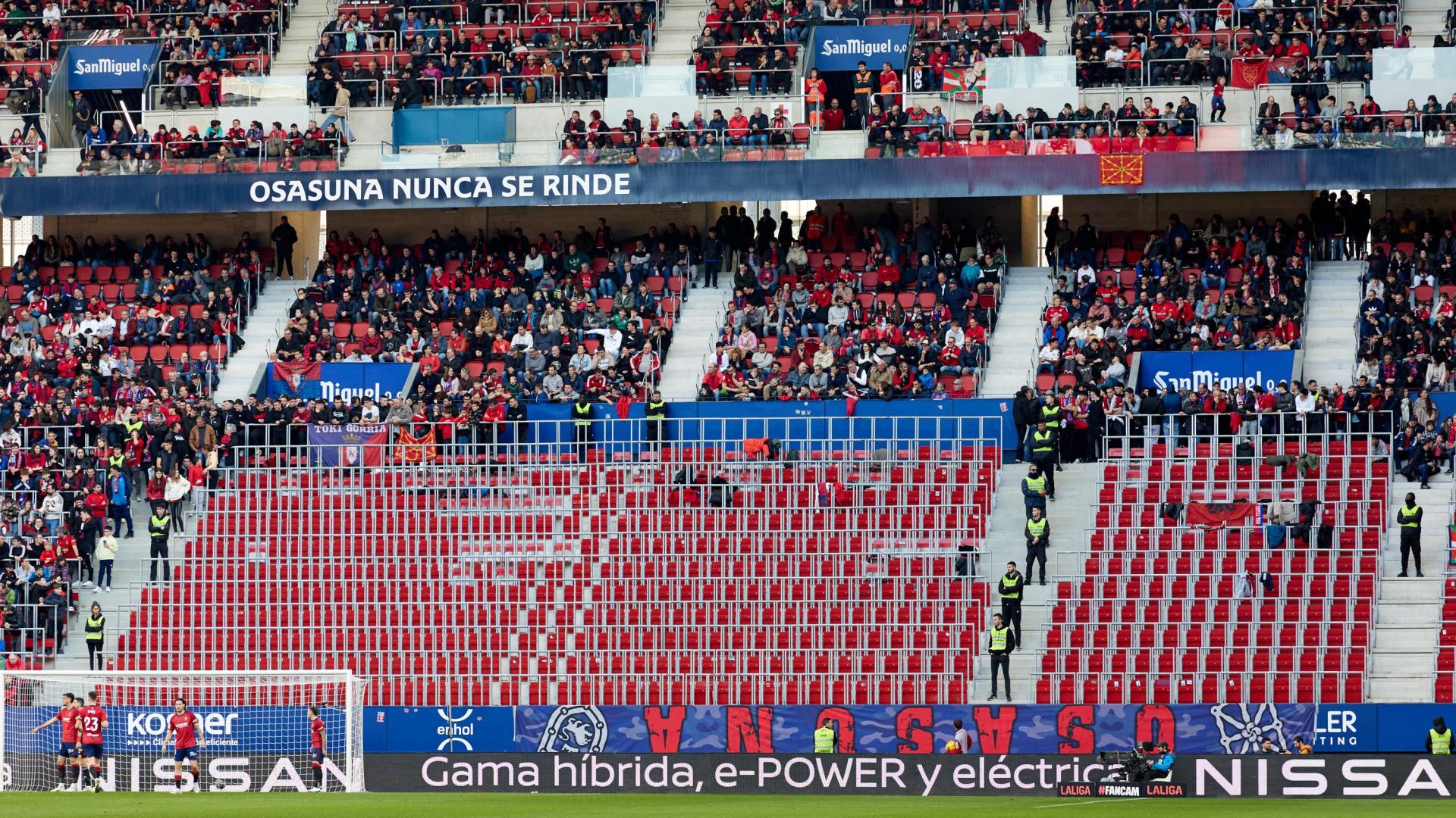 Imagen de Graderío Sur vacío ante el Celta