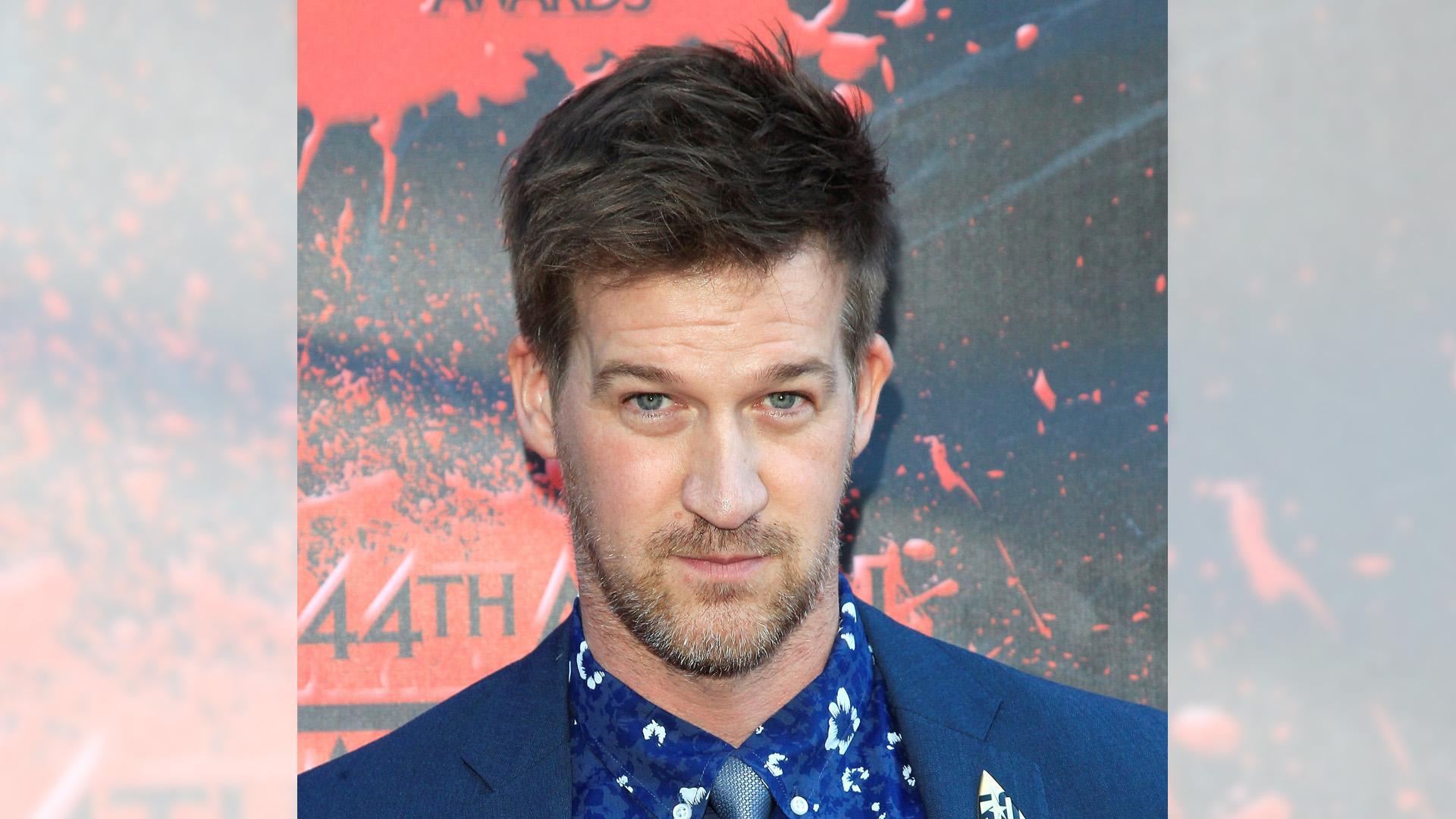 Fotografía de archivo fechada el 27 de junio de 2018 que muestra al actor canadiense Kenneth Mitchell a su llegada a la 44ª edición de los Saturn Awards en el Castaway, en Burbank, California