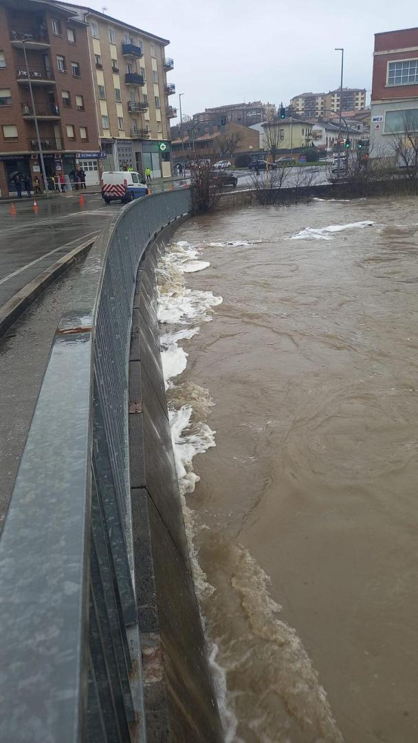 Así está el río Ultzama a su paso por el puente de Villava