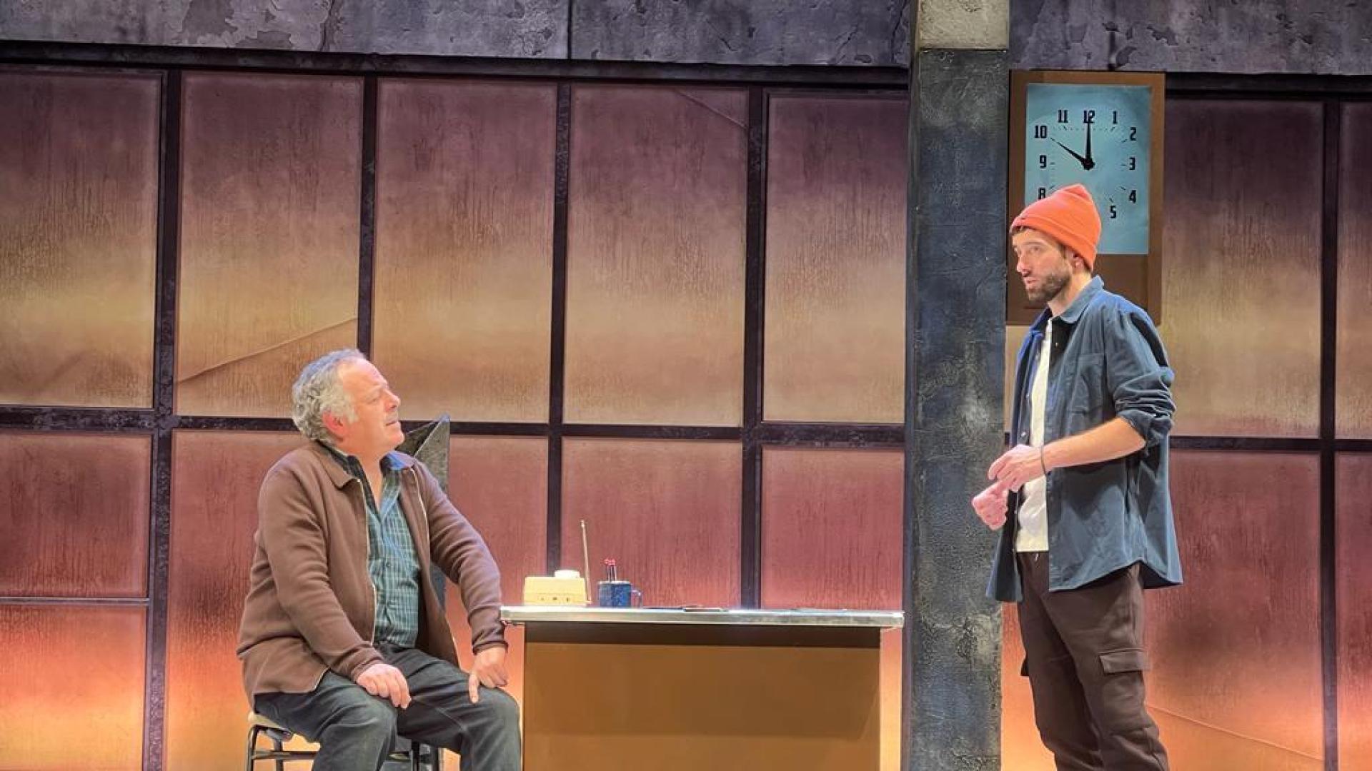 Txalo estrena hoy en Zizur Mayor la obra de teatro 'Almazenean/Almacenados’.
