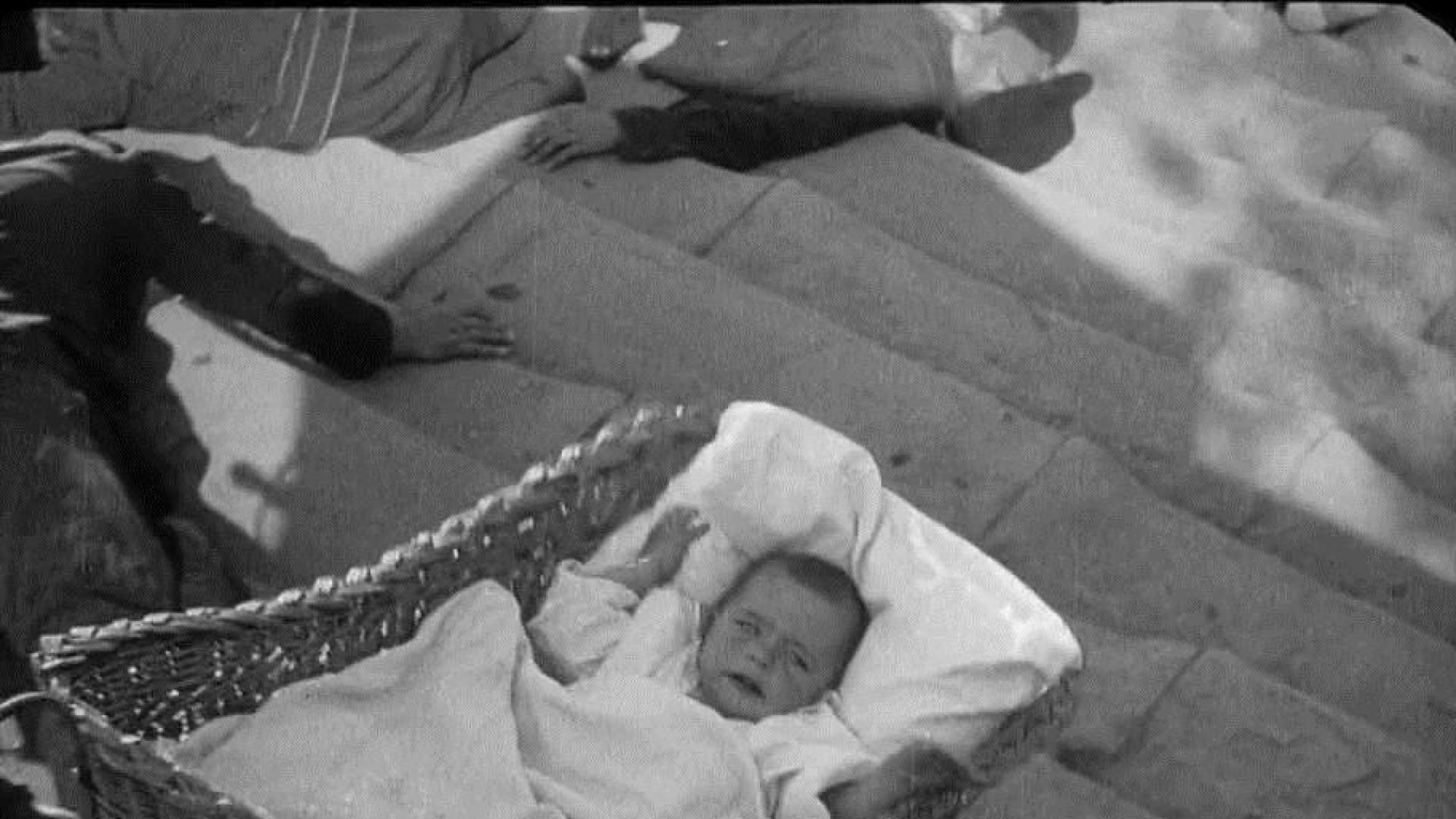 Fotograma del carrito del bebé cayendo por la escalera de Odesa