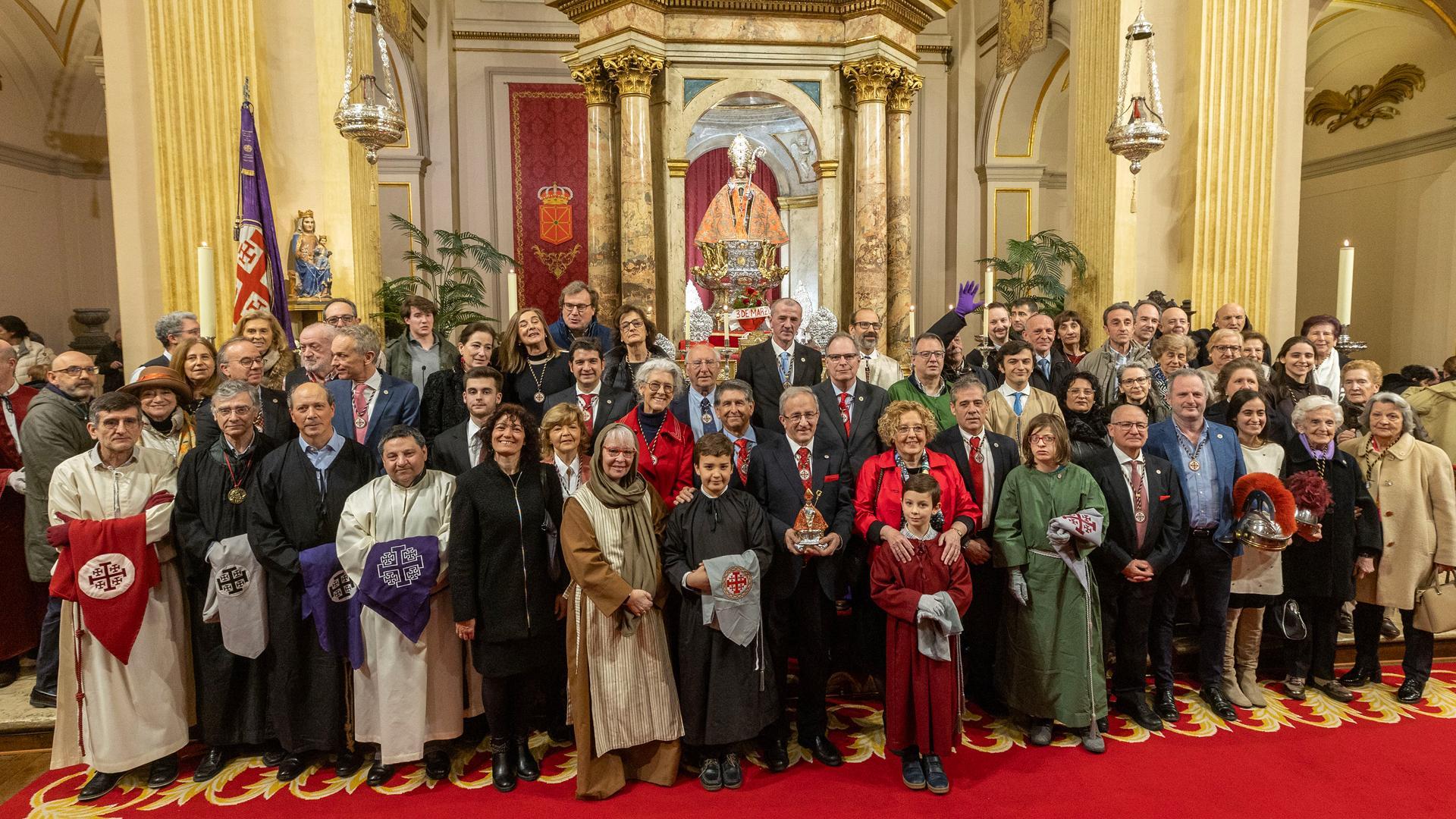 La tercera misa de La Escalera homenajeó a la Hermandad de la Pasión, encargados de organizar las procesiones de Semana Santa en Pamplona