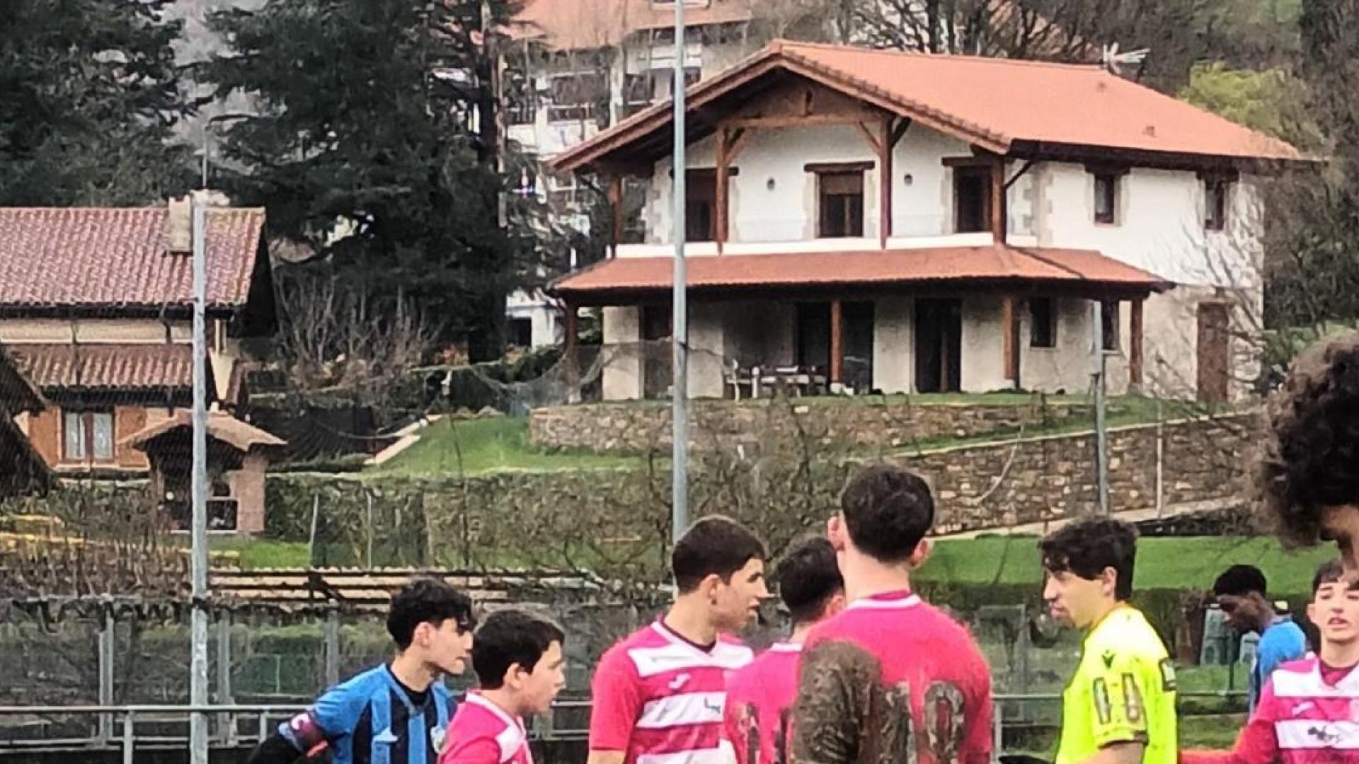 Estado del terreno de juego en un encuentro reciente en Arkiskil.
