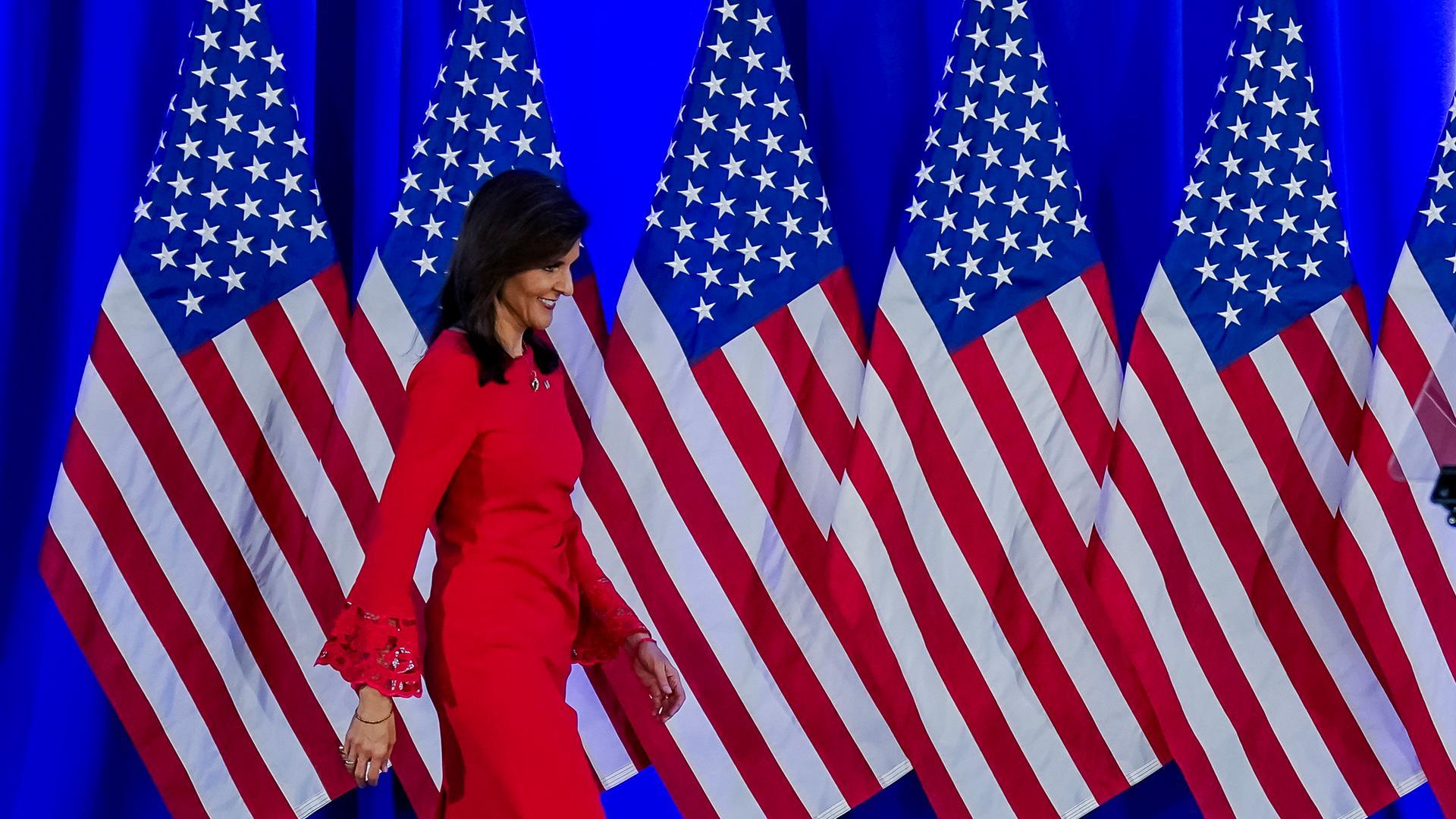 Nikki Haley abandona las primarias republicanas pero no expresa su apoyo a Trump