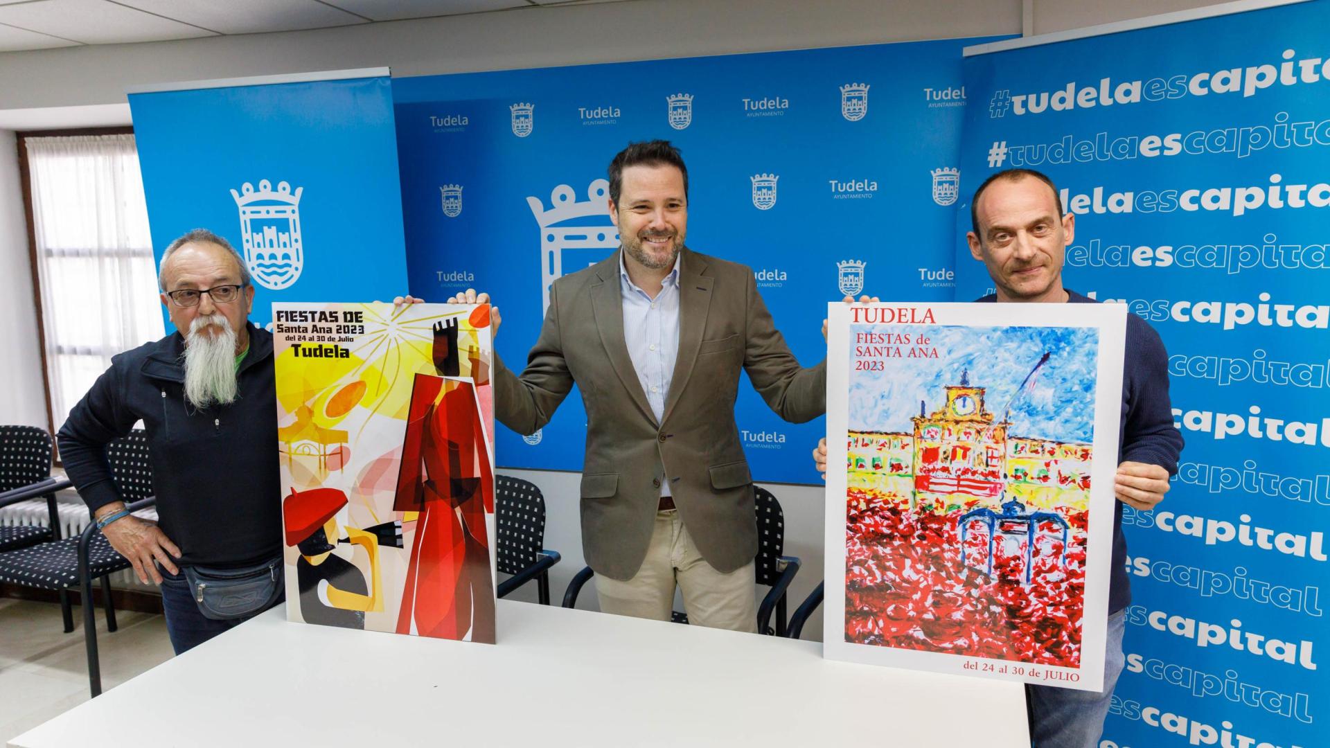 A: BLANCA ALDANONDO
F: 17/05/2023
P:  DE IZDA. A DCHA.; IÑAKI FERNANDEZ ITURMENDI (ACCESIT), EL ALCALDE, ALEJANDRO TOQUERO GIL Y EL GANADOR, IÑAKI GONZALEZ PEREZ
L: TUDELA
T: FALLO DEL CONCURSO DE CARTELES DE FIESTAS DE SANTA ANA