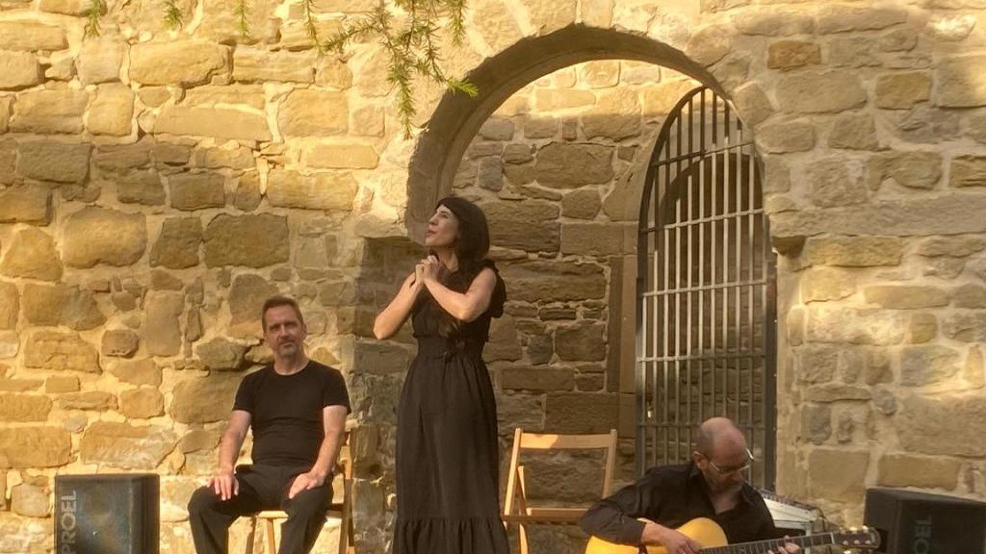 Representación de 'Ovejas negras' al aire libre, en Viana