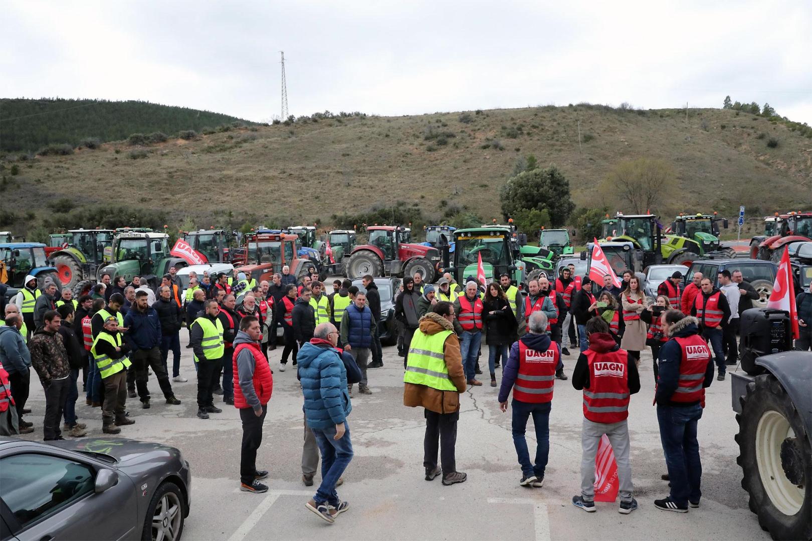 Reunión de agricultores y miembros de UAGN este viernes en el Hostal la Torre de Liédena