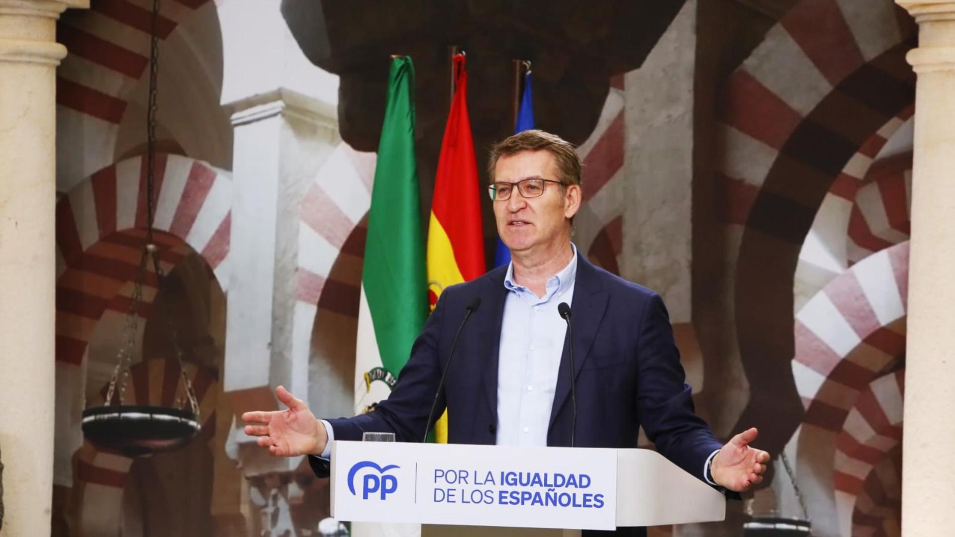 El presidente del PP, Alberto Núñez Feijóo, interviene en un acto del PP en Córdoba