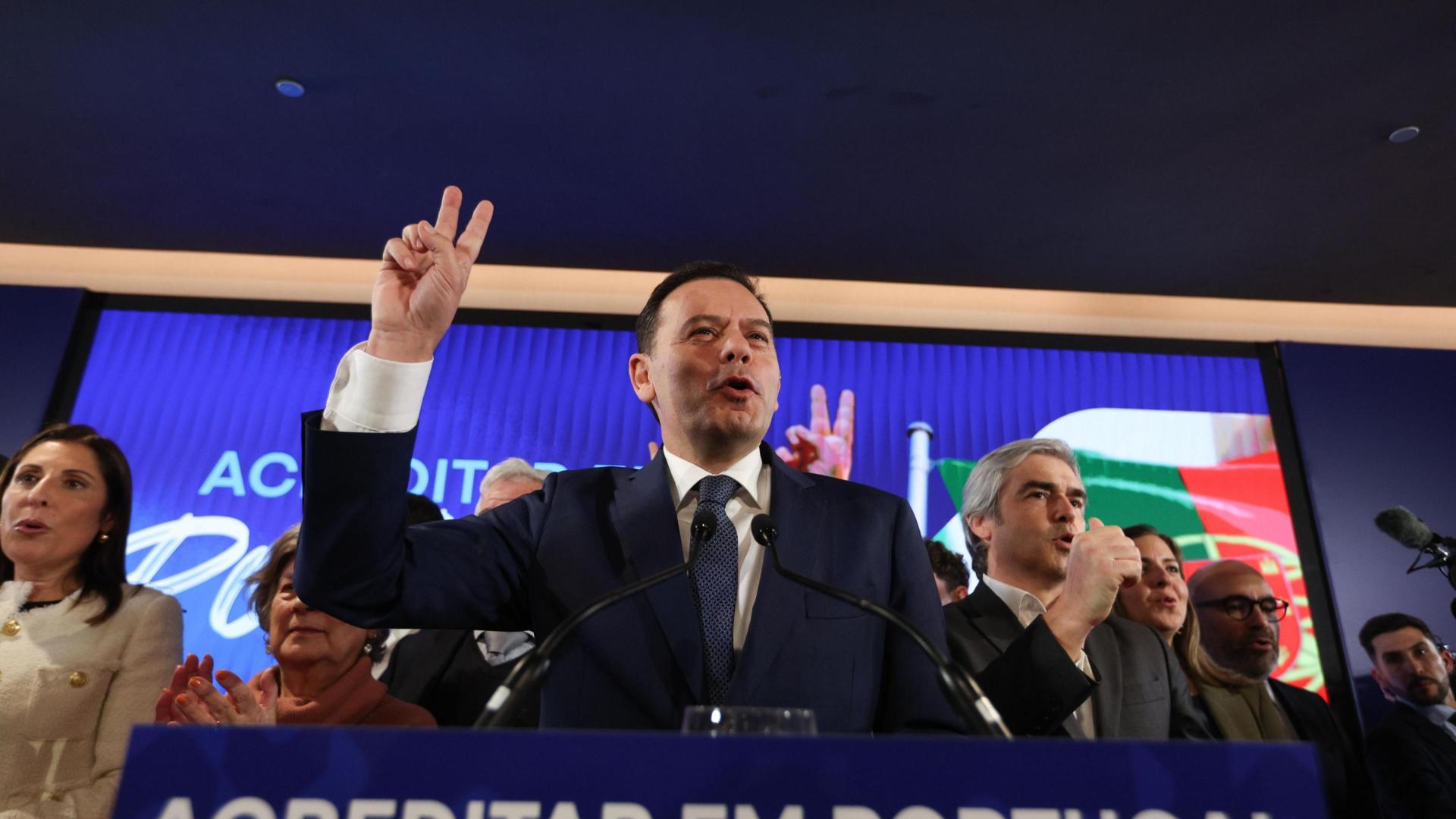 El candidato de Alianza Democrática (AD), el conservador Luis Montenegro, tras su victoria