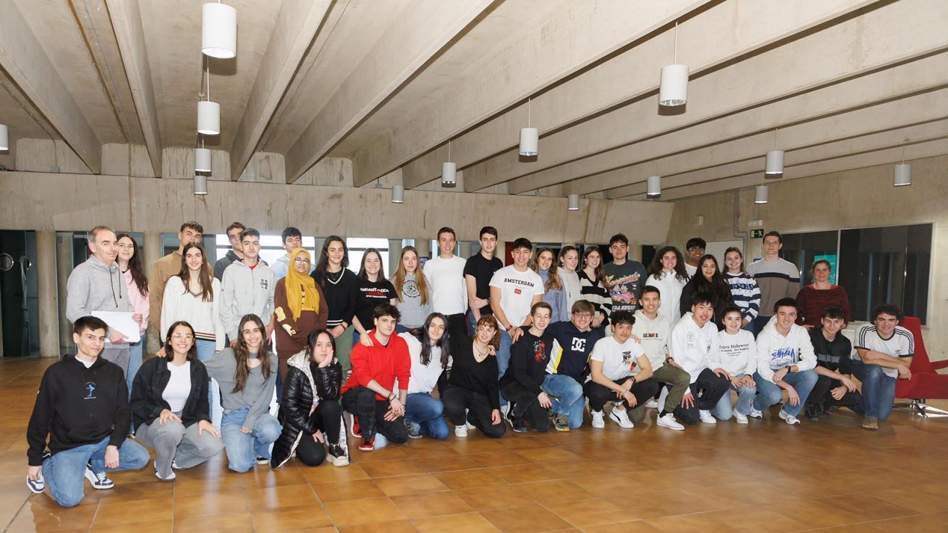 Estudiantes que han participado en la XXXVII Olimpiada de Química de Navarra, celebrada en la UPNA
