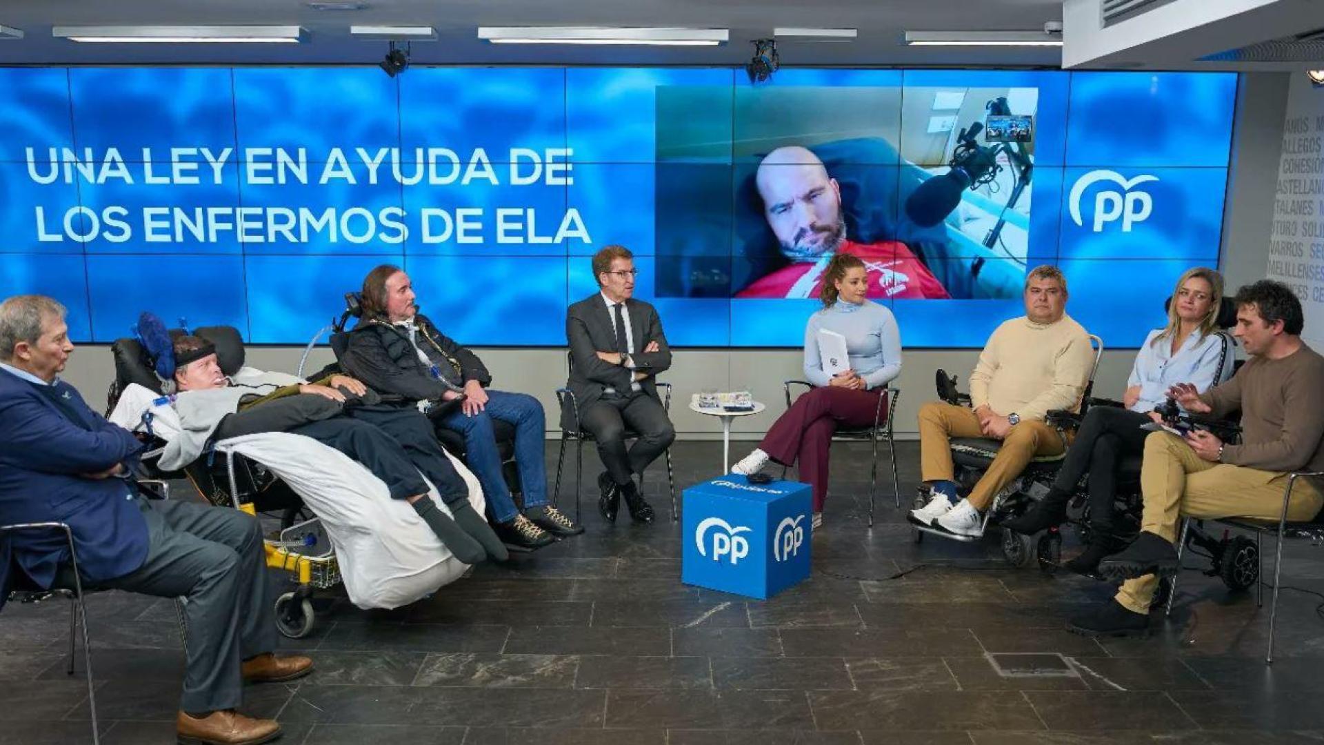 Feijóo se reunió este lunes con enfermos de ELA en la víspera del debate de la Ley del PP en el Congreso