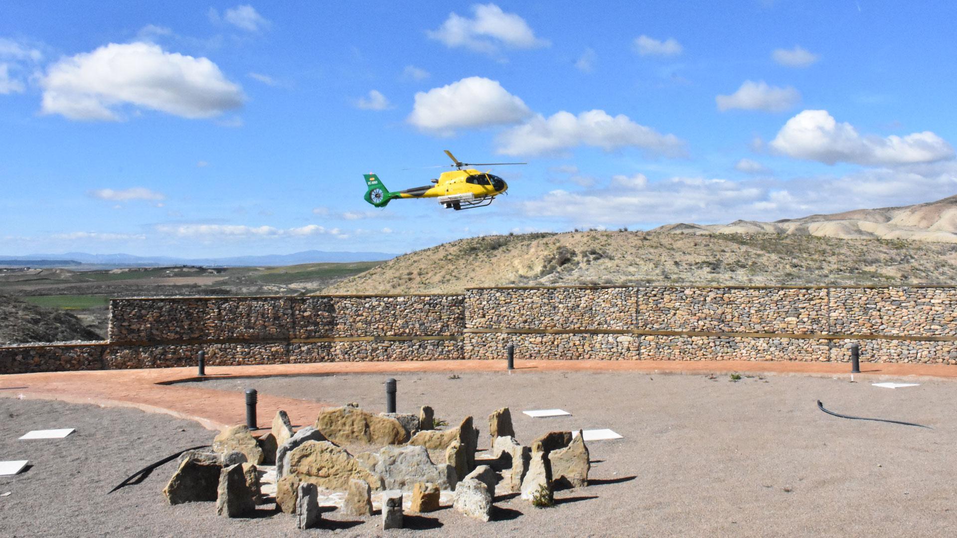 Vuelo en helicóptero que se ha realizado durante la formación para localizar posibles zonas de aterrizaje
