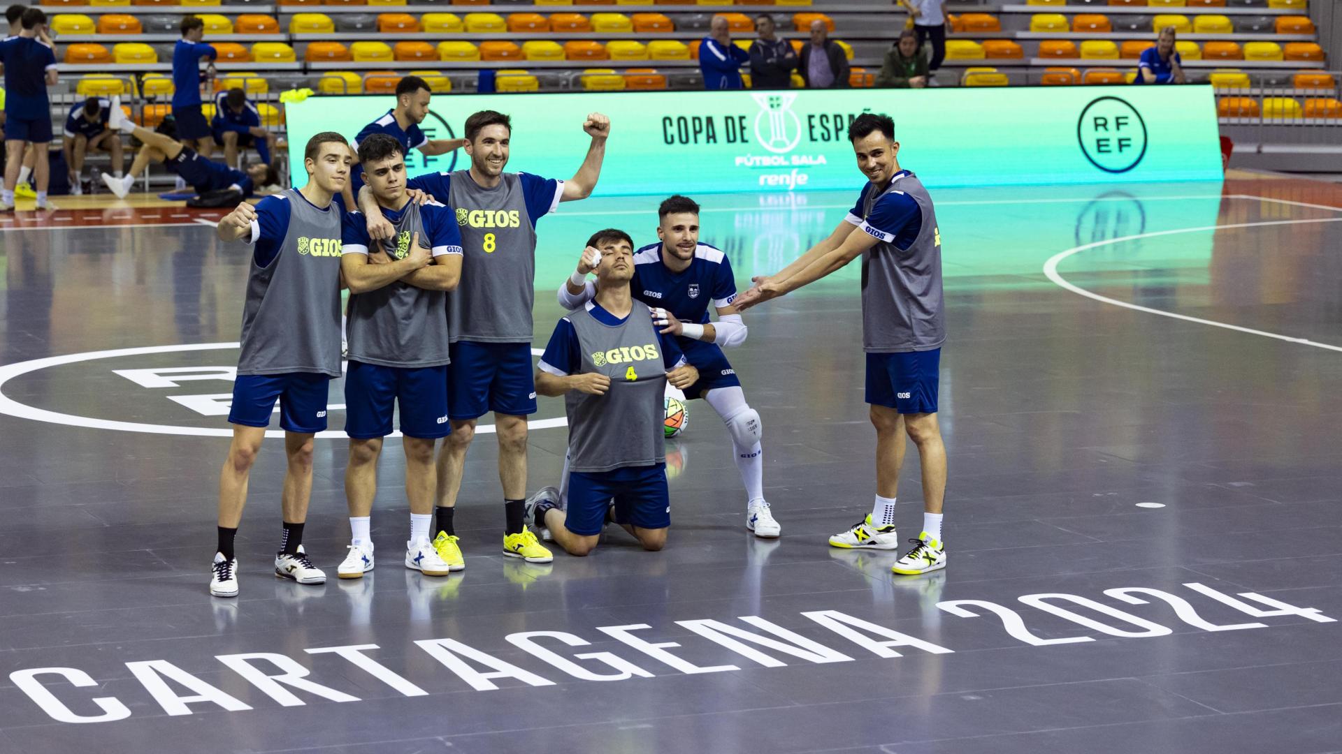 La plantilla de Osasuna Magna completó su primer entrenamiento en Cartagena
