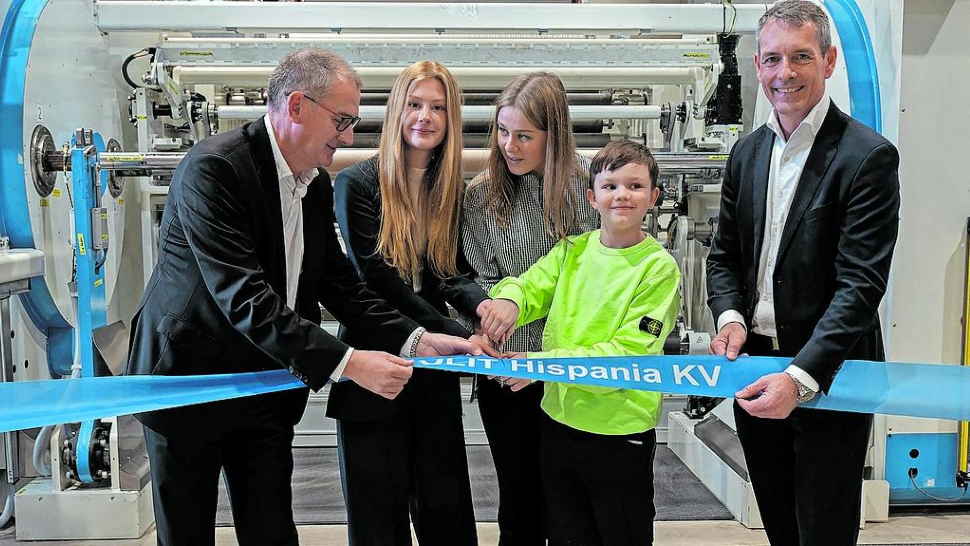 *A:MONTXO A.G.
*F: 2024-03-21
*L: VILLATUERTA
*T: RENOLIT INAUGURACION DE NUEVA CALANDRA
*P: