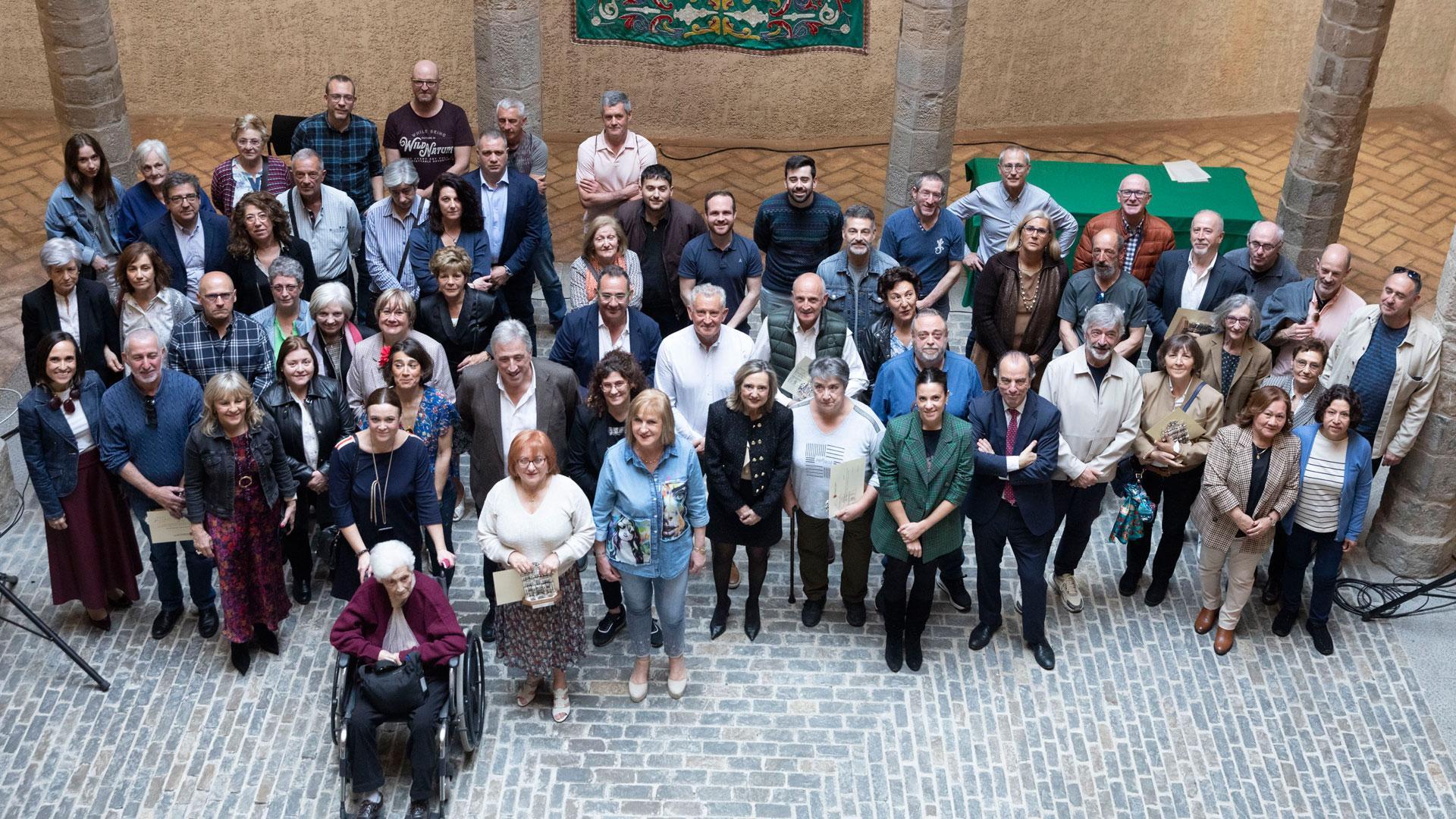 Funcionarios municipales jubilados en 2023 que han participado en el acto de homenaje organizado por el Ayuntamiento de Pamplona