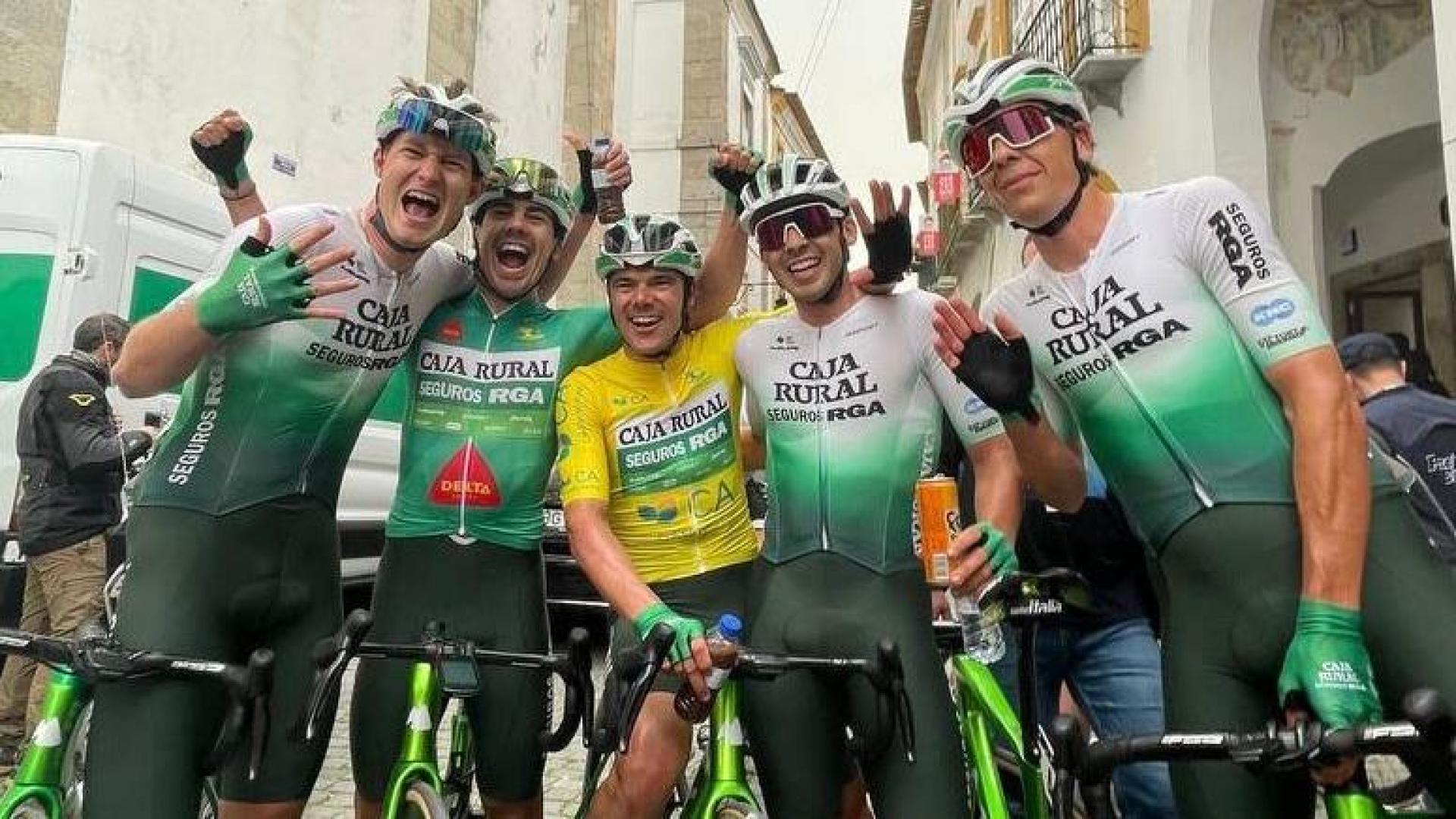 Los componentes del Caja Rural, en la Vuelta al Alentejo.