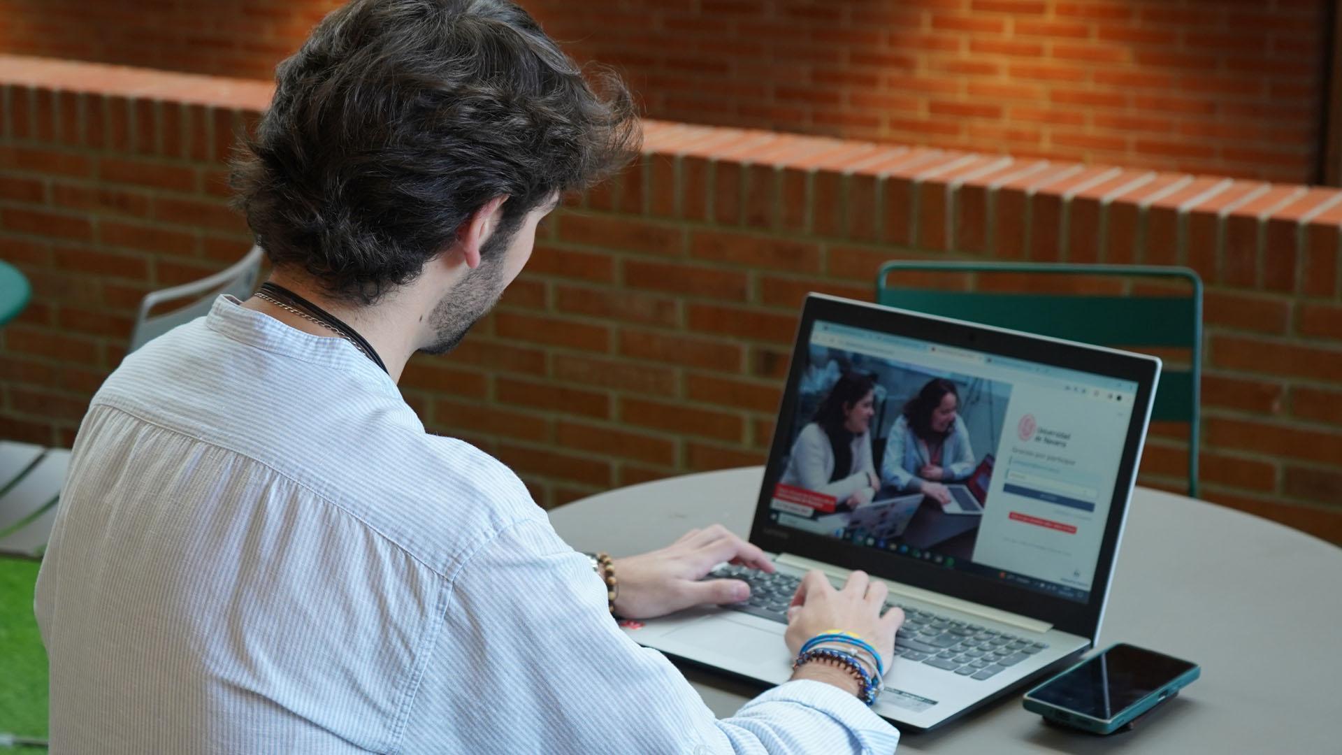 Los participantes en la Feria Virtual de Empleo pudieron aplicar a 456 ofertas publicadas por las compañías e hicieron un total de 4.629 solicitudes.