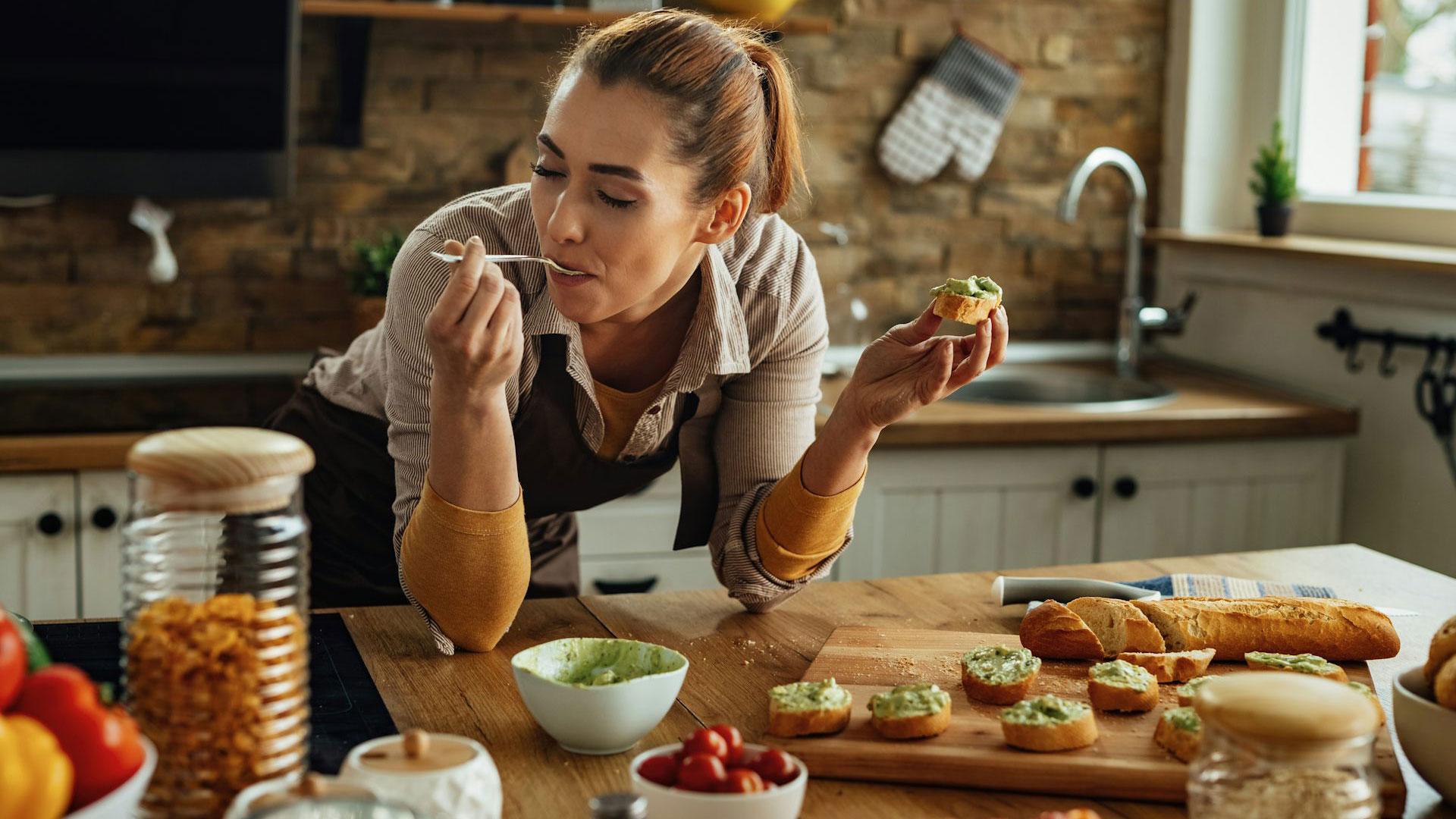 En una misma mesa y probando un mismo plato todos hemos experimentado alguna vez que puede haber diferentes percepciones sobre un mismo alimento
