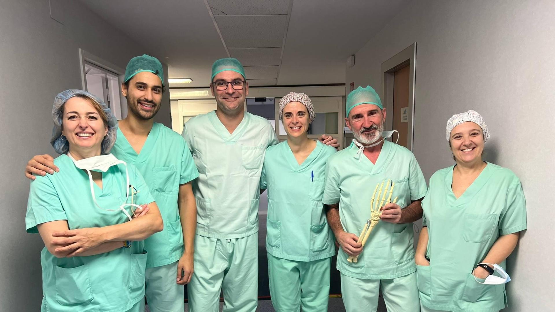 Equipo de Mutua Navarra que participó en la intervención de muñeca.