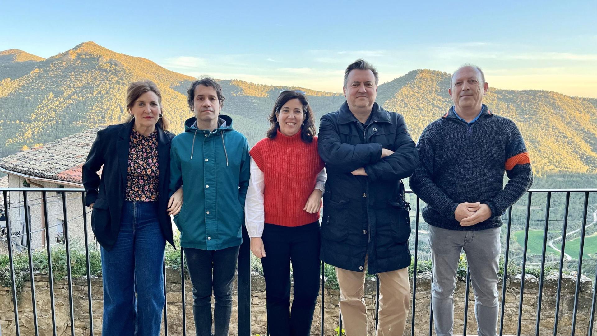 Olga Ezpeleta (miembro del Grupo de trabajo ‘Gallipienzo 1.100’), Borja Piñeiro (concejal del Ayuntamiento de Gallipienzo), Carmen García (vicepresidenta de la Asociación de Vecinos Icarra), David Ezpeleta (miembro del Grupo de trabajo ‘Gallipienzo 1.100’) y Santiago Zubiat (presidente de la S.G.R.C. Kaparreta)