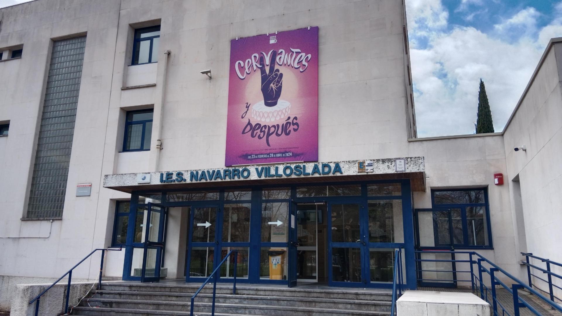 Exterior del instituto Navarro Villoslada