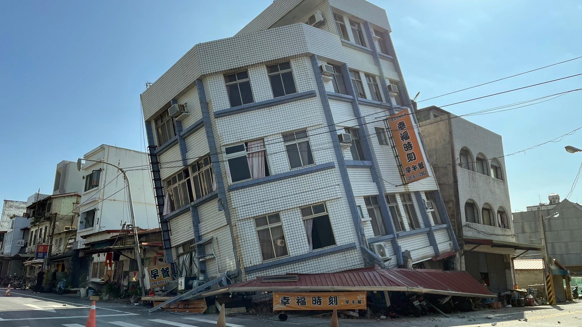 Edificio afectado por el terremoto en Taiwán