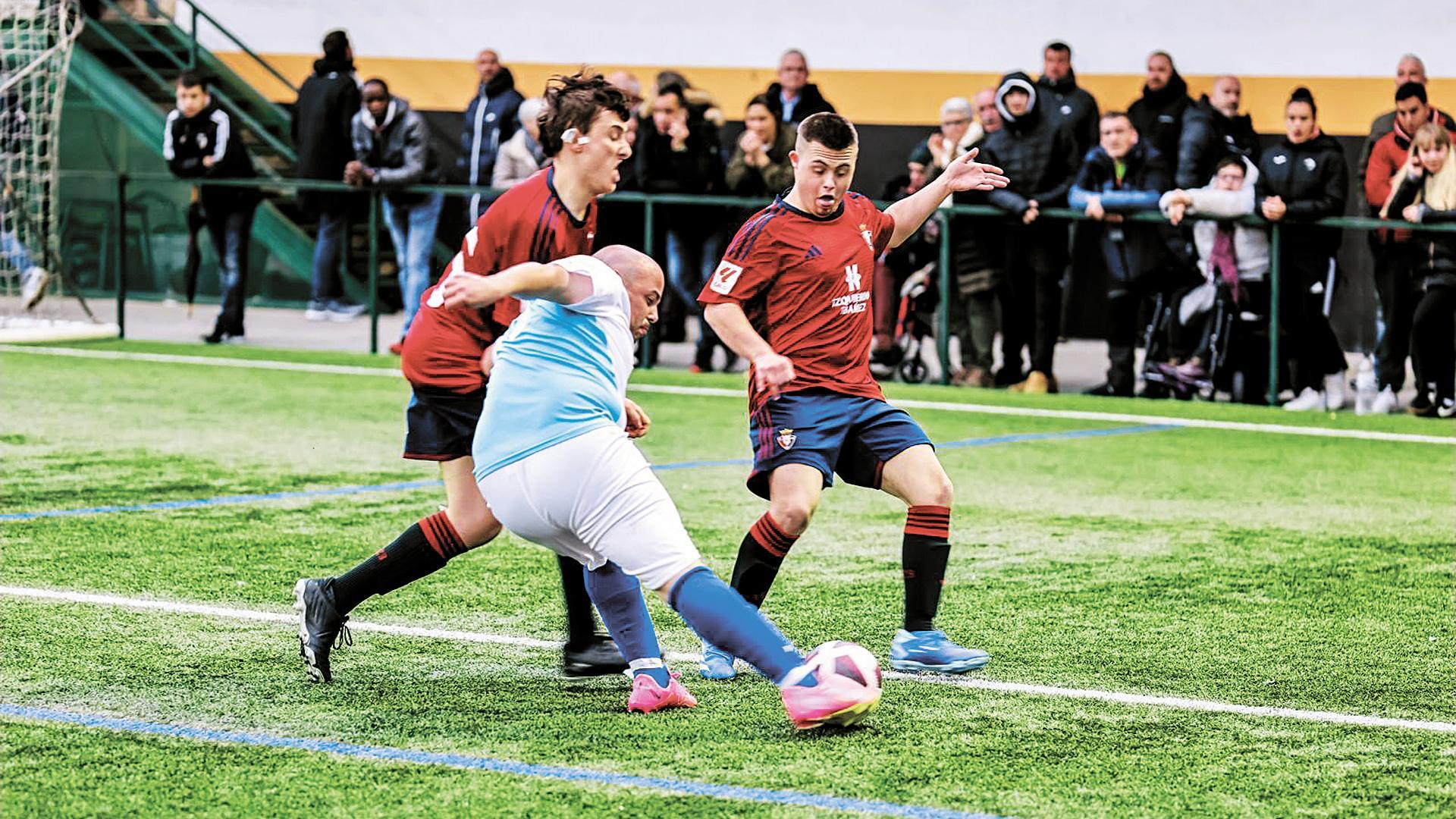 La jornada se completó con un partido de fútbol adaptado entre el Aspace y Osasuna.