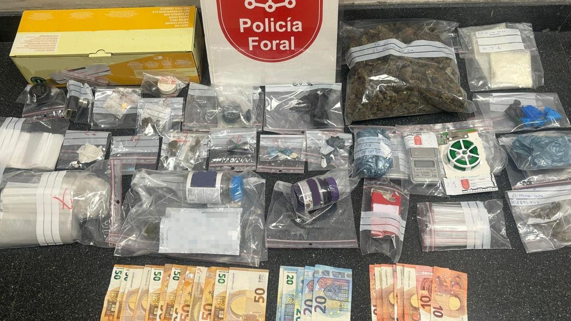 Drogas, efectos, dinero y evidencias incautadas en Peralta