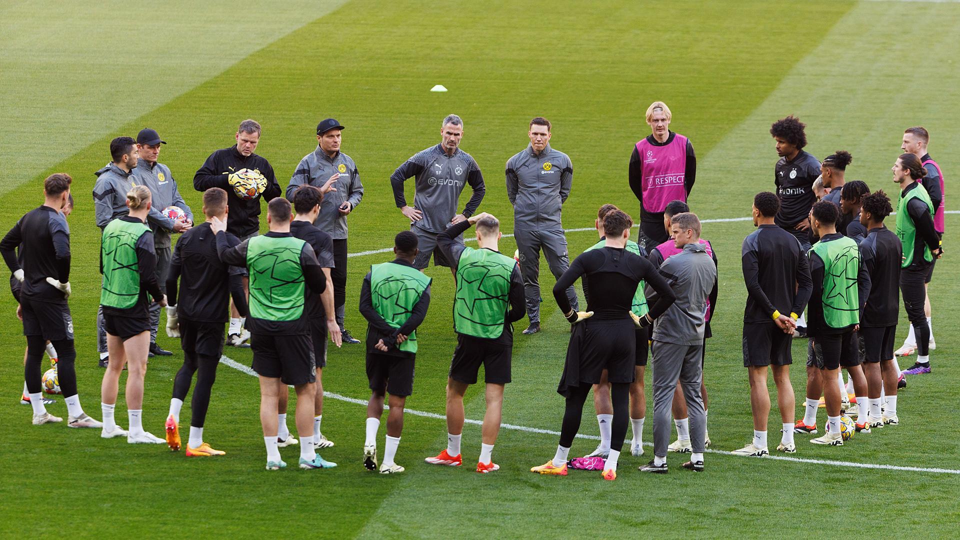 Los jugadores del Dortmund durante el entrenamiento previo en el Civitas Metropolitano./