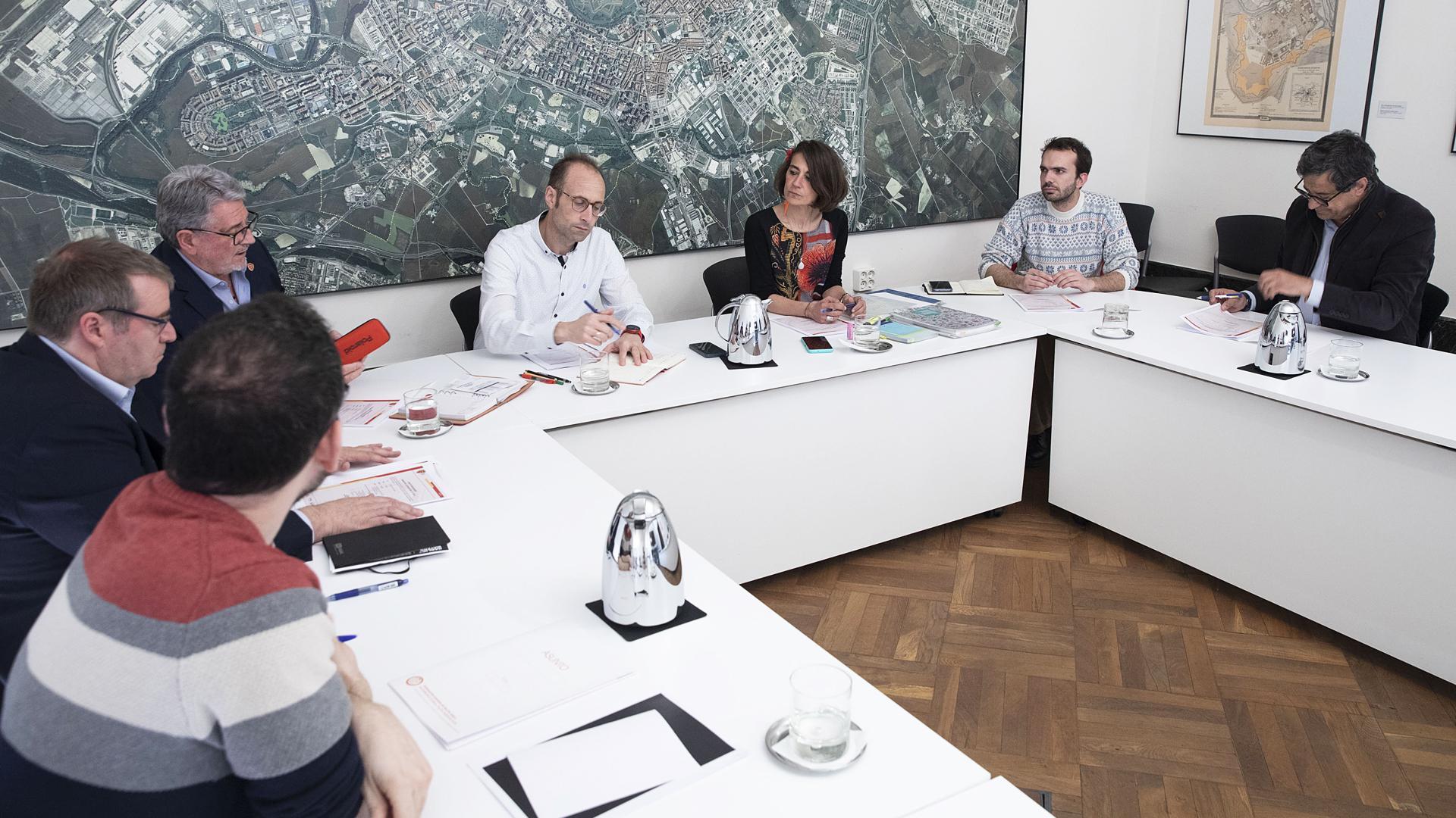 ^Primera reunión del comité organizador del XI Campeonato del Mundo sub22 de pelota en frontón de 36 metros que se disputará en Pamplona./