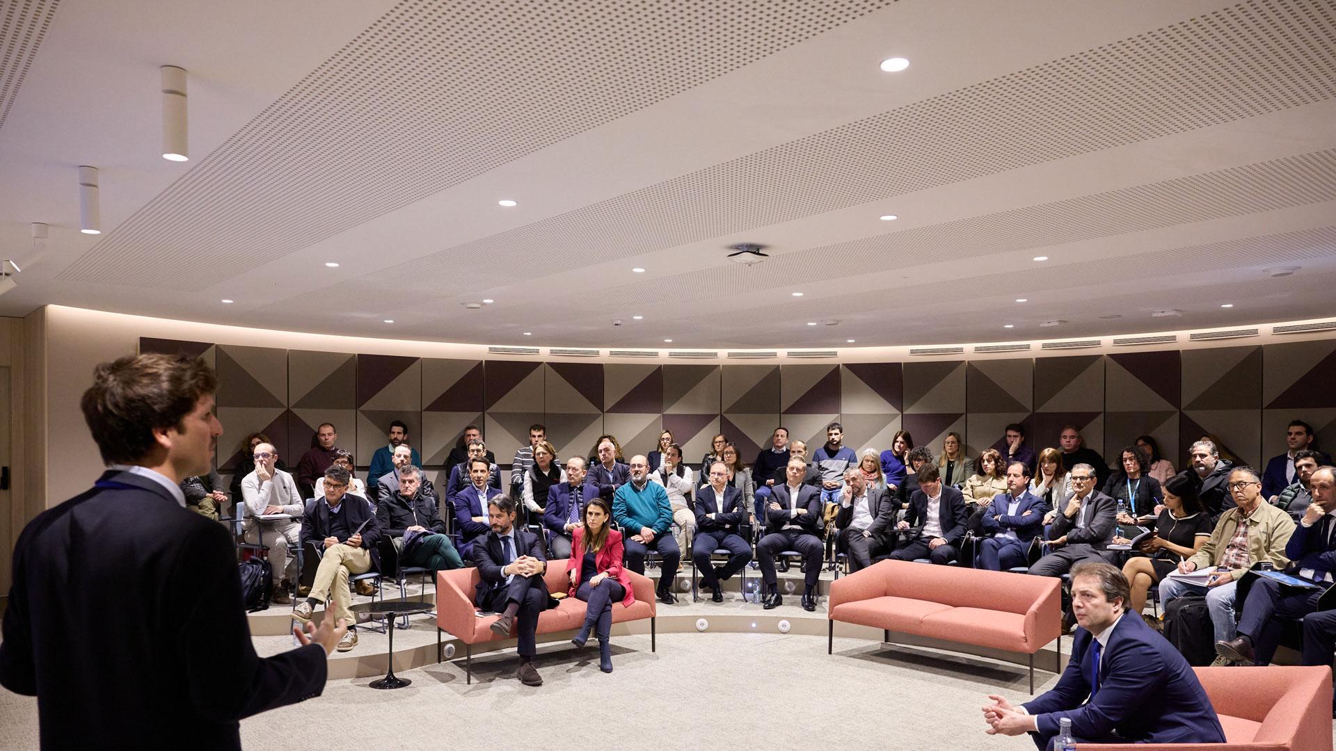 Jornada de Perspectivas y Riesgos Financieros celebrada por CaixaBank