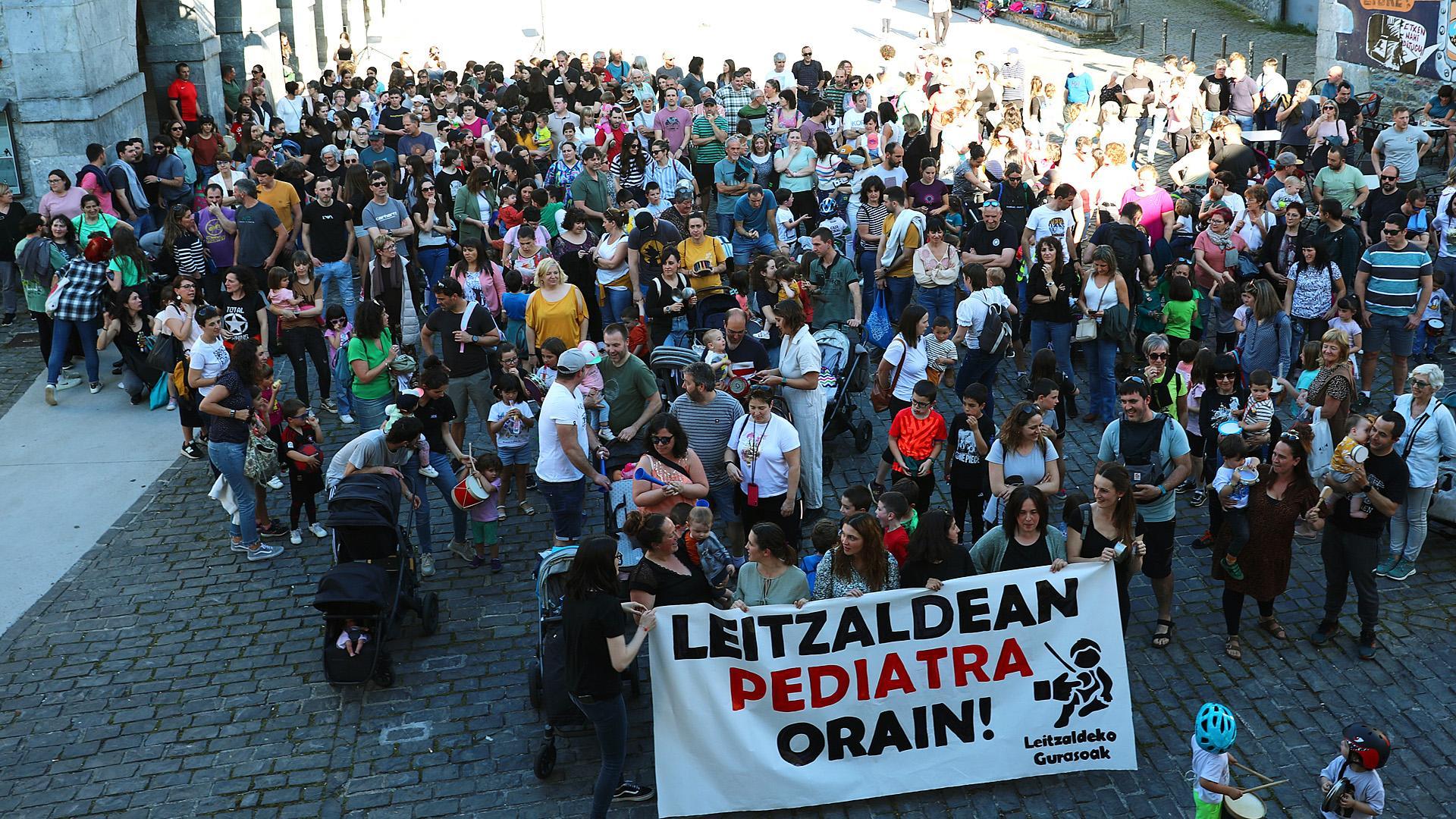 Un momento de la concentración de este viernes- 12 de abril, en Leitza.