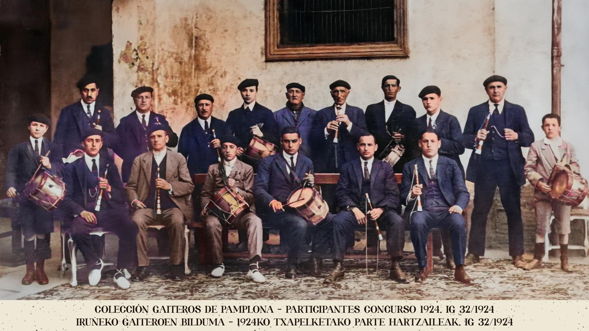 Imagen perteneciente a la colección de Gaiteros de Pamplona con los participantes del concurso de 1924