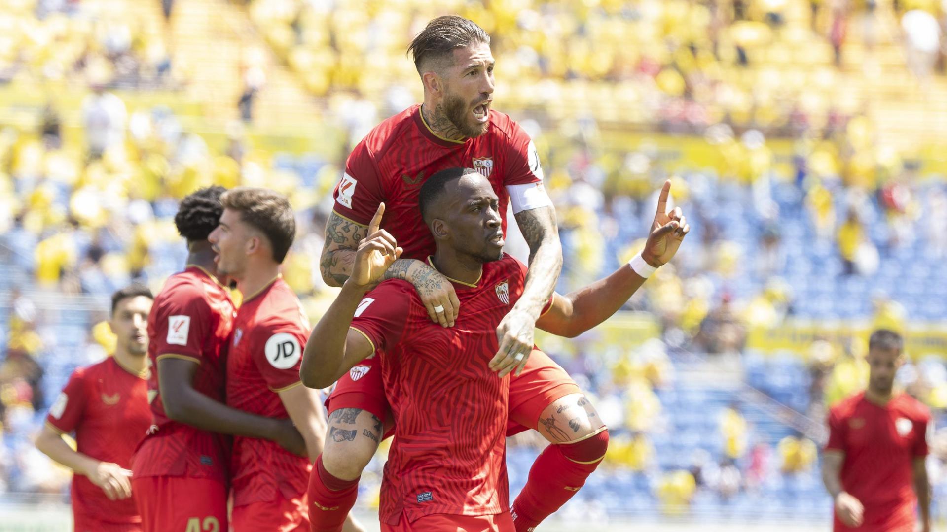 -El delantero belga del Sevilla Dodi Lukebakio celebra su gol contra la UD Las Palmas