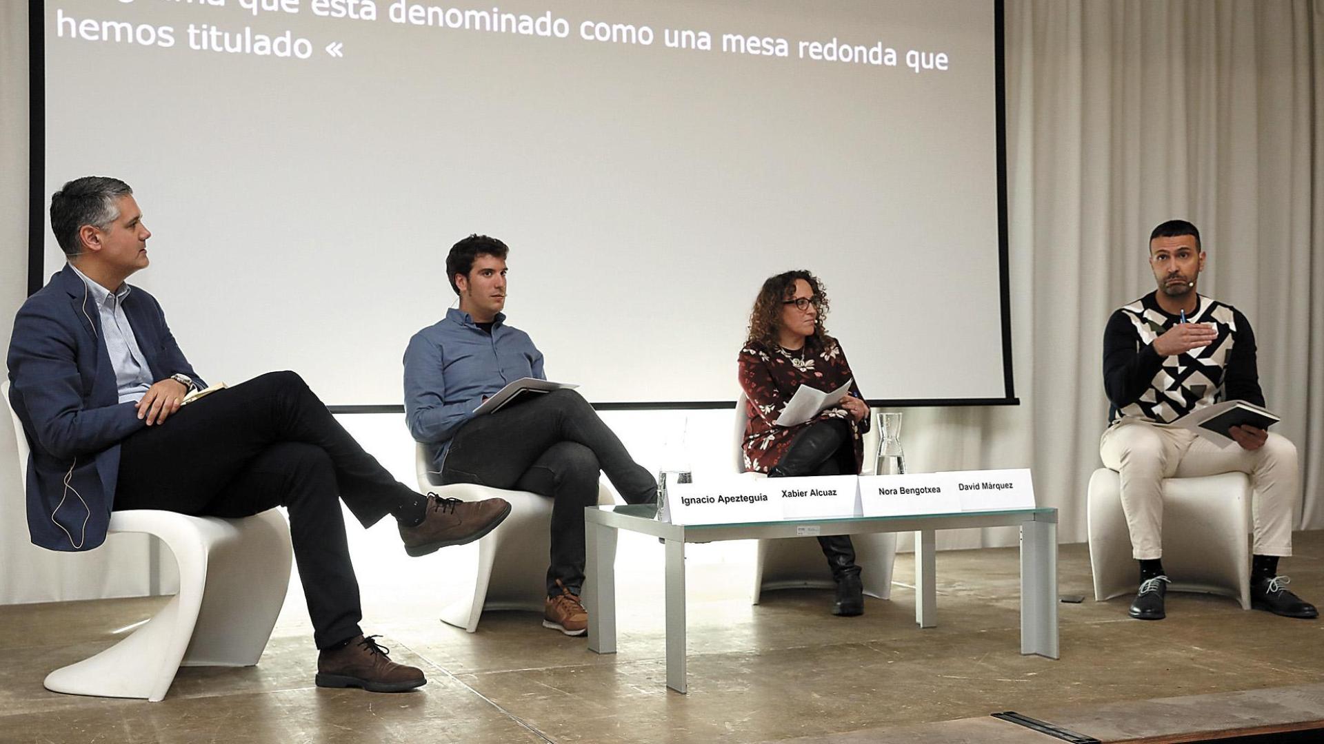 Desde la izquierda, Apezteguía, Alcuaz, Bengotxea y el moderador, David Márquez