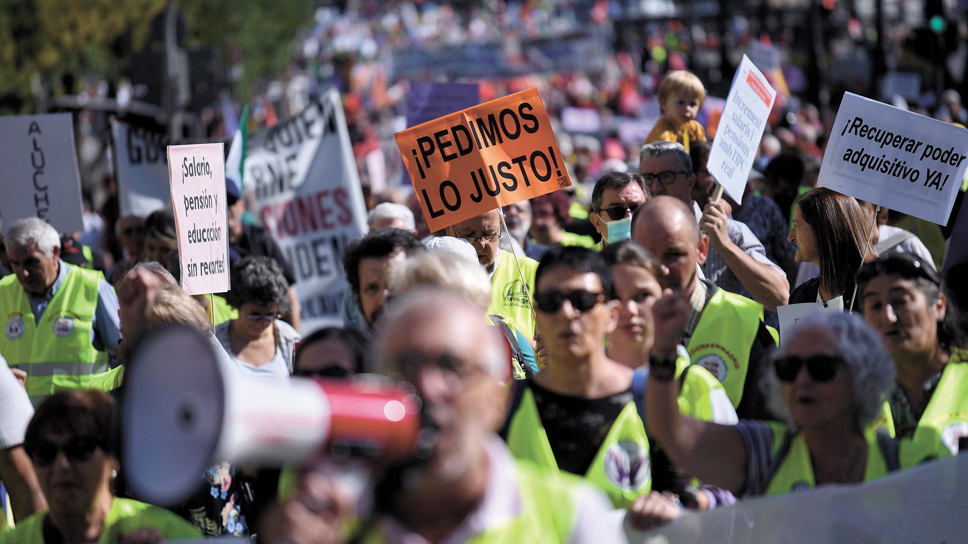 Protesta por las pensiones y salarios públicos en Madrid en octubre de 2022
